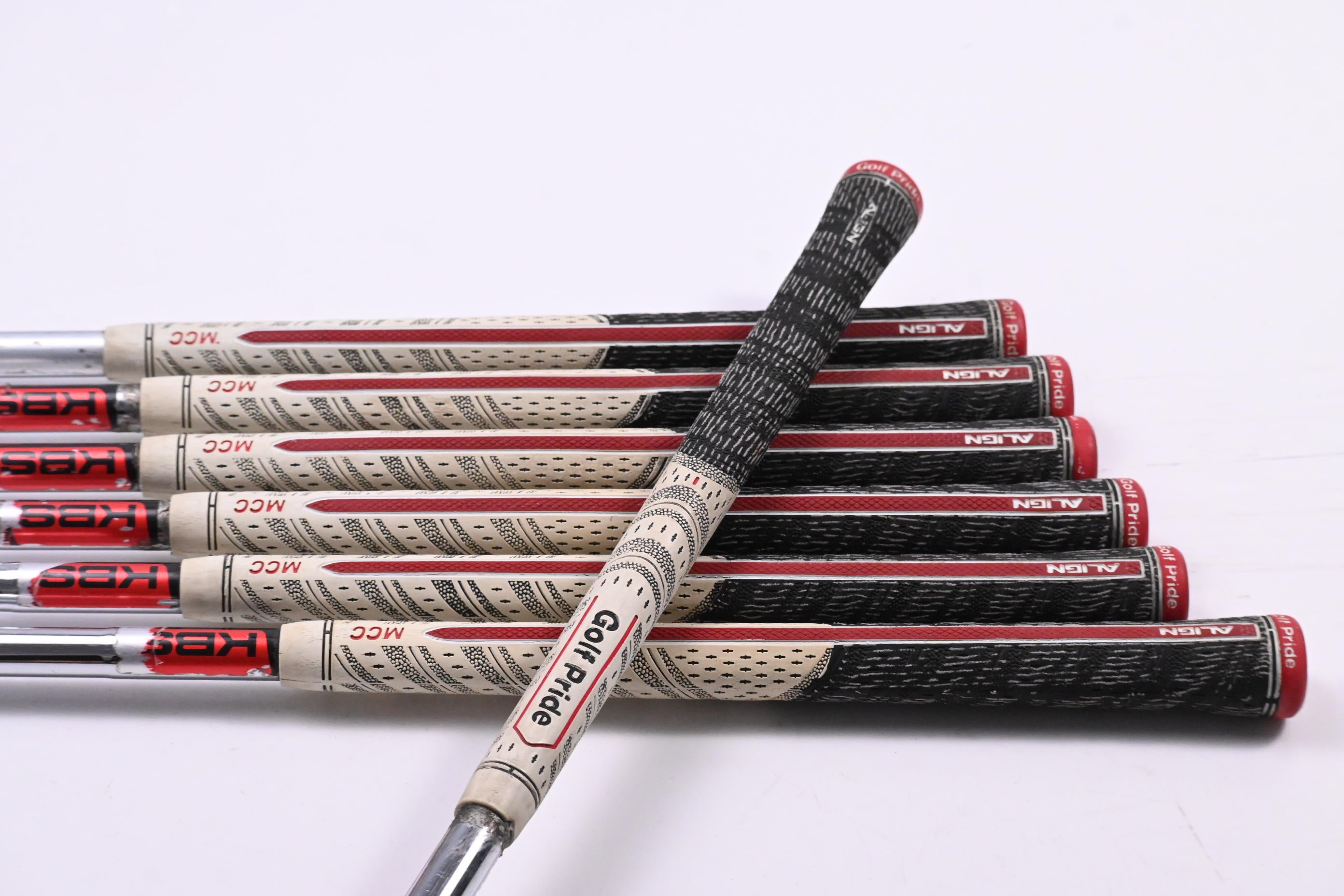 Taylormade R11 Irons / 5-PW+SW / Regular Flex KBS 90 Steel Shaft