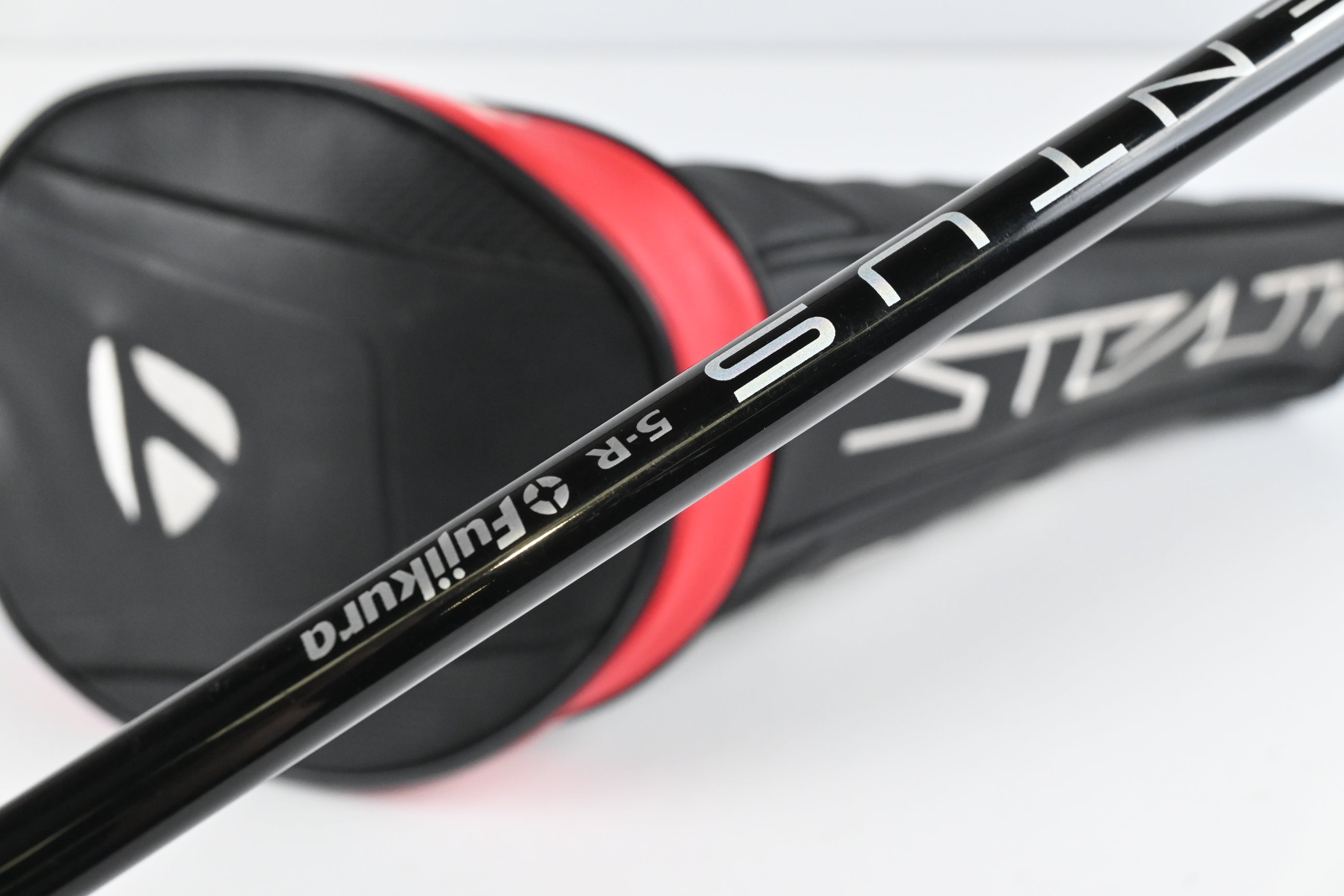 Taylormade Stealth HD Driver / 10.5 Degree / Regular Flex Fujikura Ventus Red 5