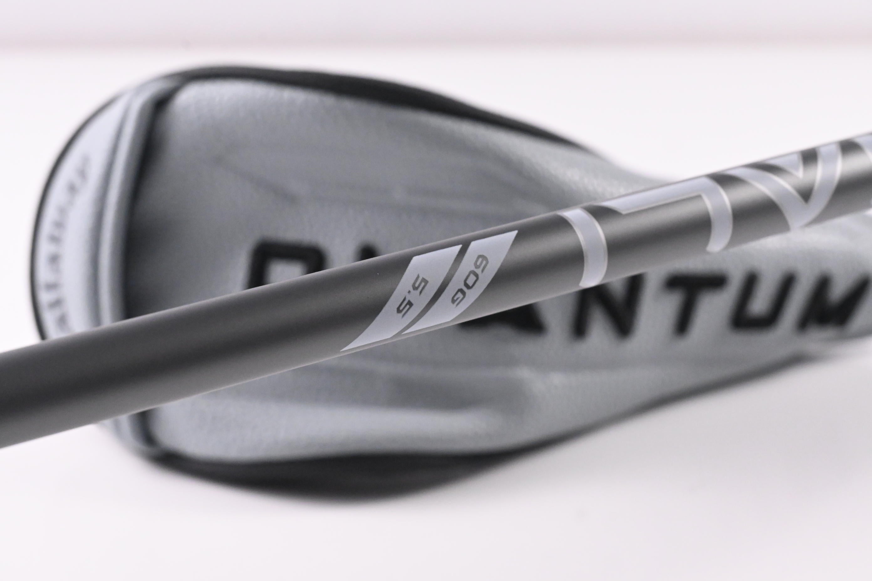 Callaway Quantum Max OS #5 Hybrid / 23 Degree / Regular Flex Denali Silver 60