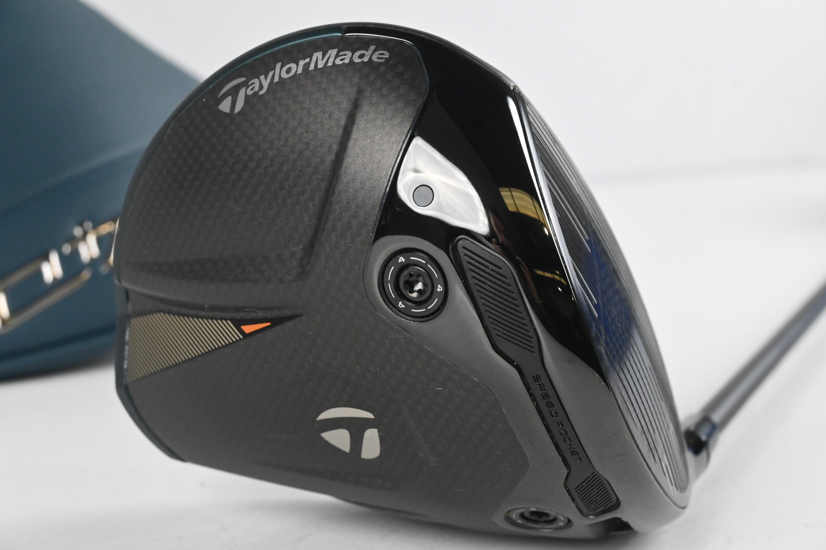 Taylormade Qi4D Driver / 10.5 Degree / Stiff Flex Reax Blue 50 Shaft