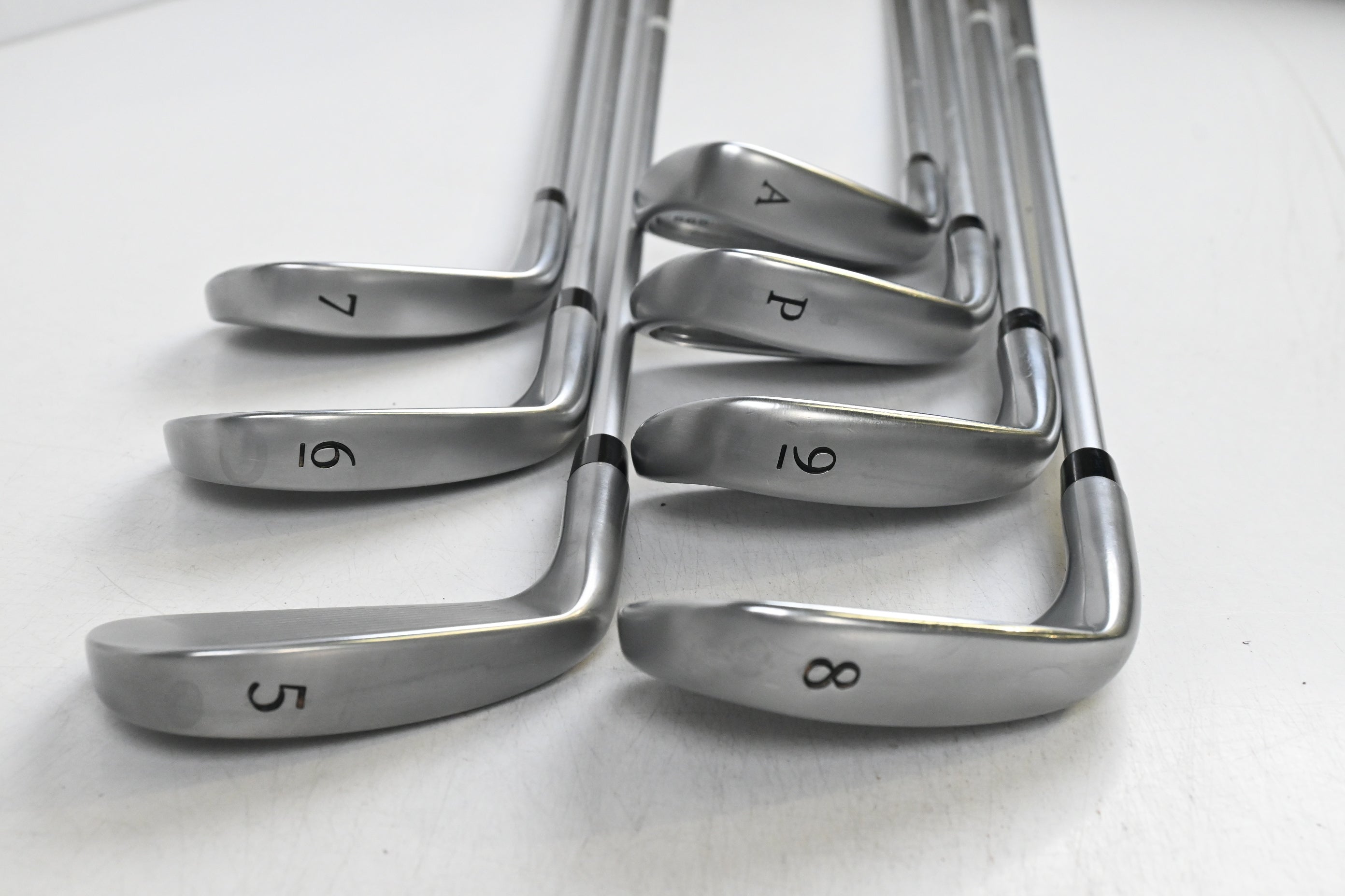 Wishon 565MC Forged Irons / 5-PW+GW / Regular Flex Wishon S25 75 Shafts