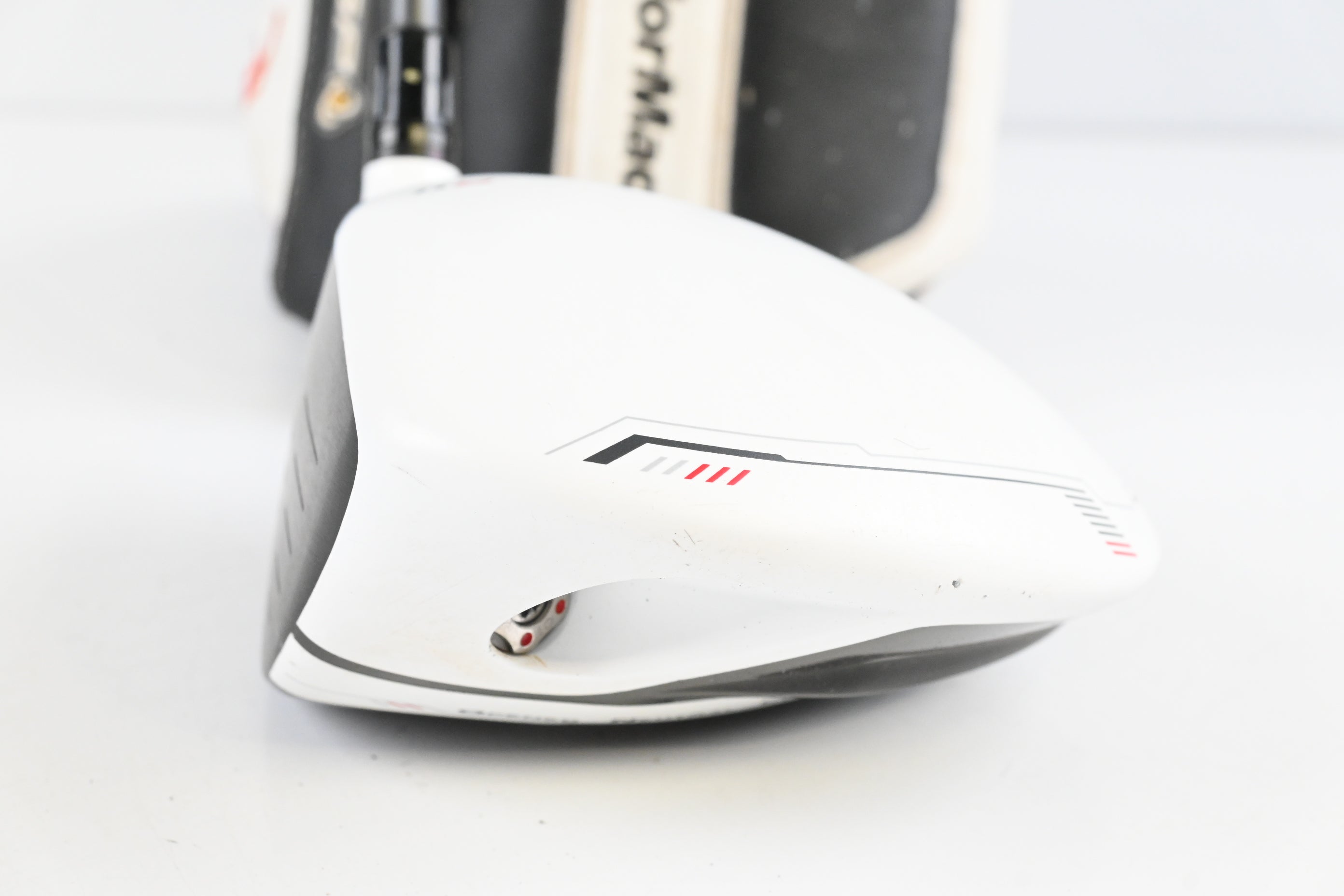 Left Hand Taylormade R11S Driver / 9 Degree / Stiff Flex Aldila RIP Phenom 60