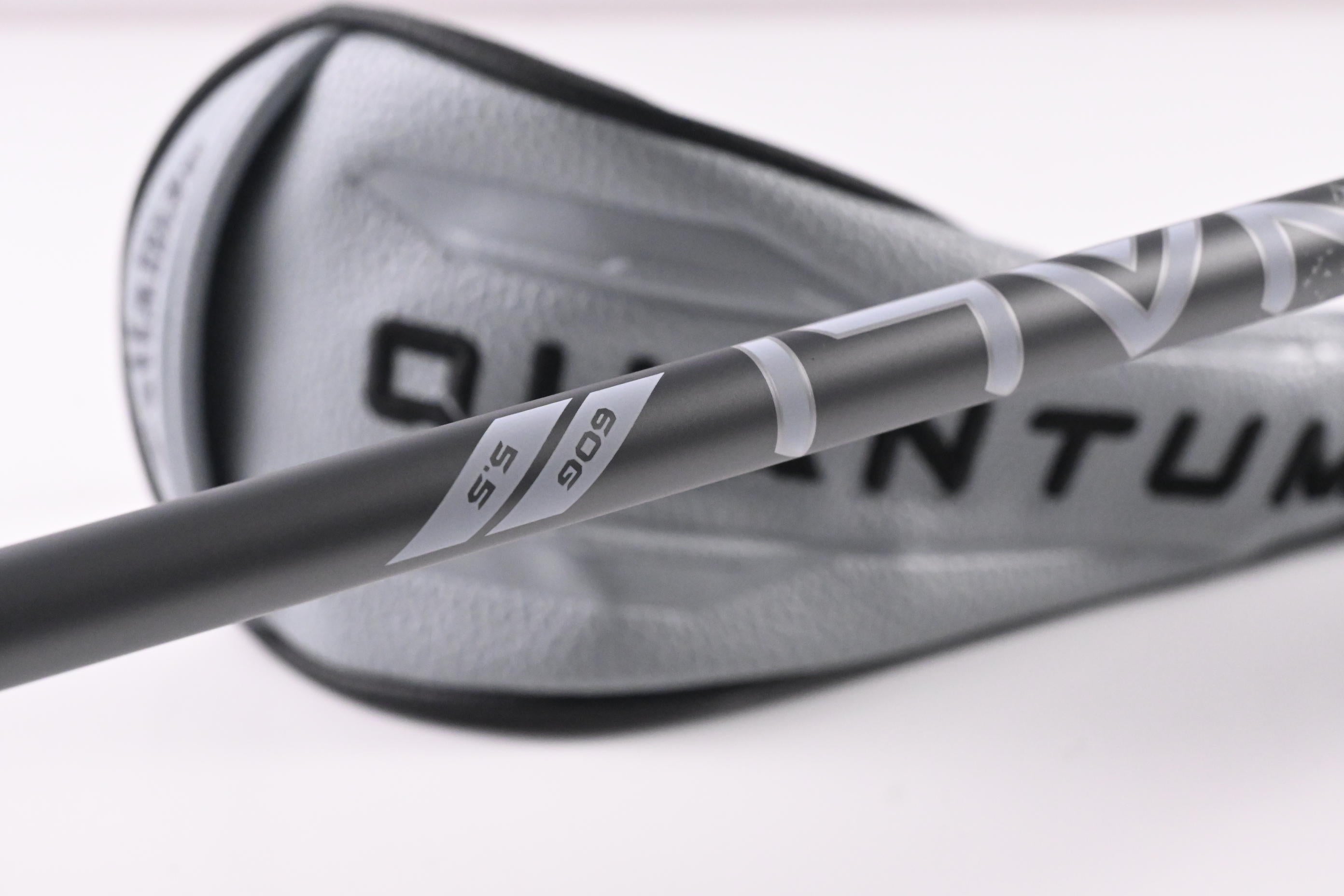 Callaway Quantum Max OS #5 Hybrid / 23 Degree / Regular Flex Denali Silver 60