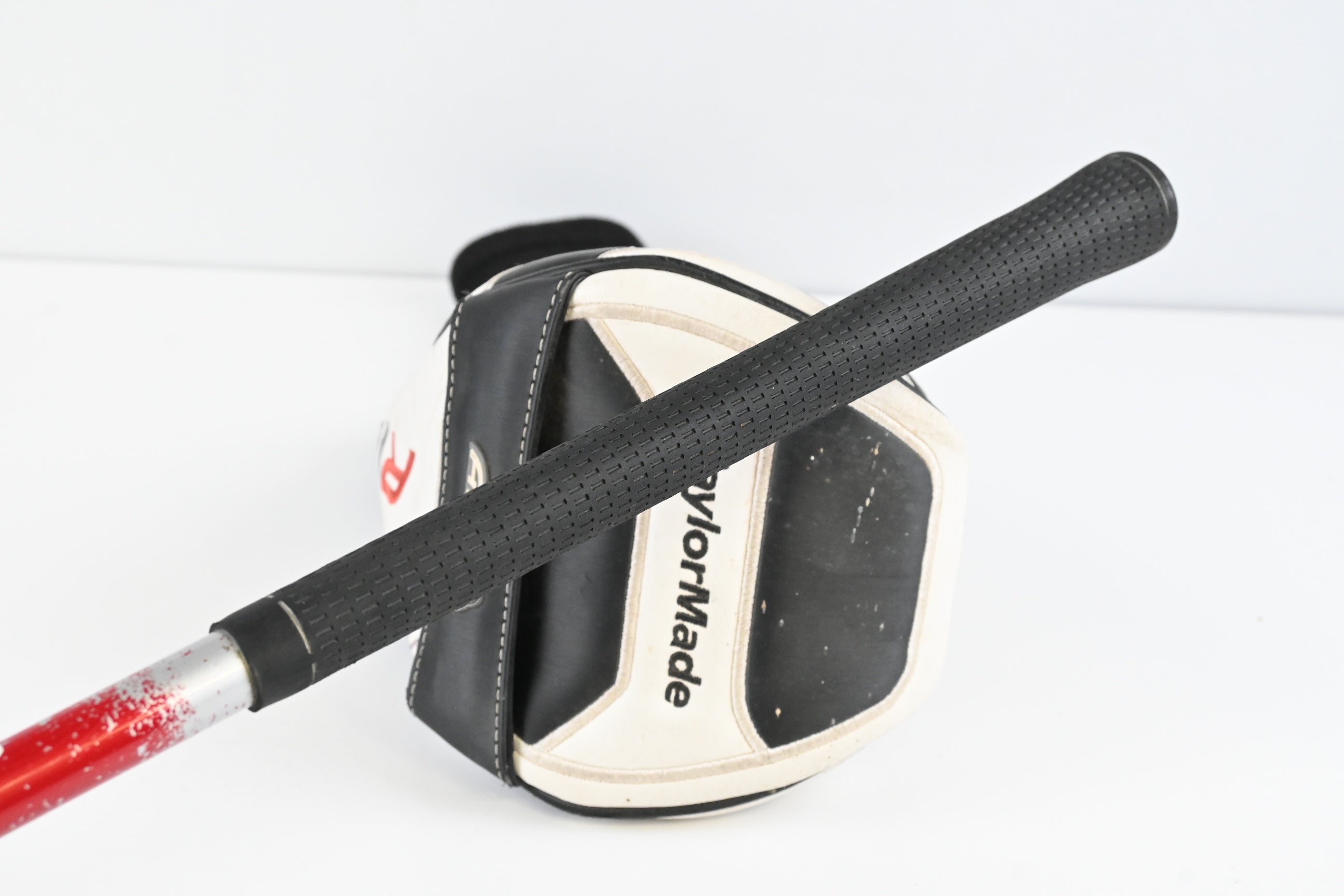 Left Hand Taylormade R11S Driver / 9 Degree / Stiff Flex Aldila RIP Phenom 60