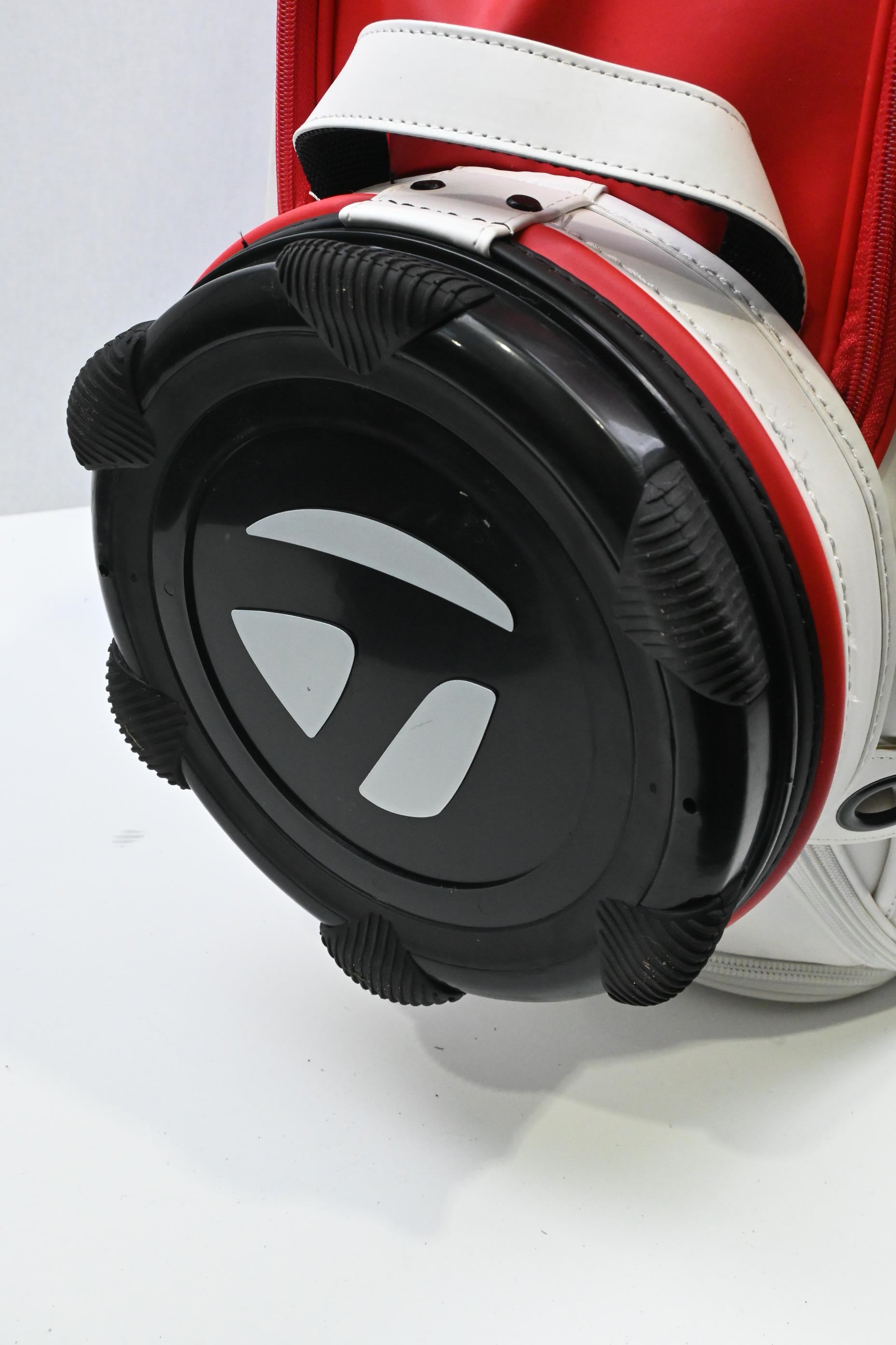 Taylormade Stealth Tour Bag / 6 Way Divider / Red, White & Black