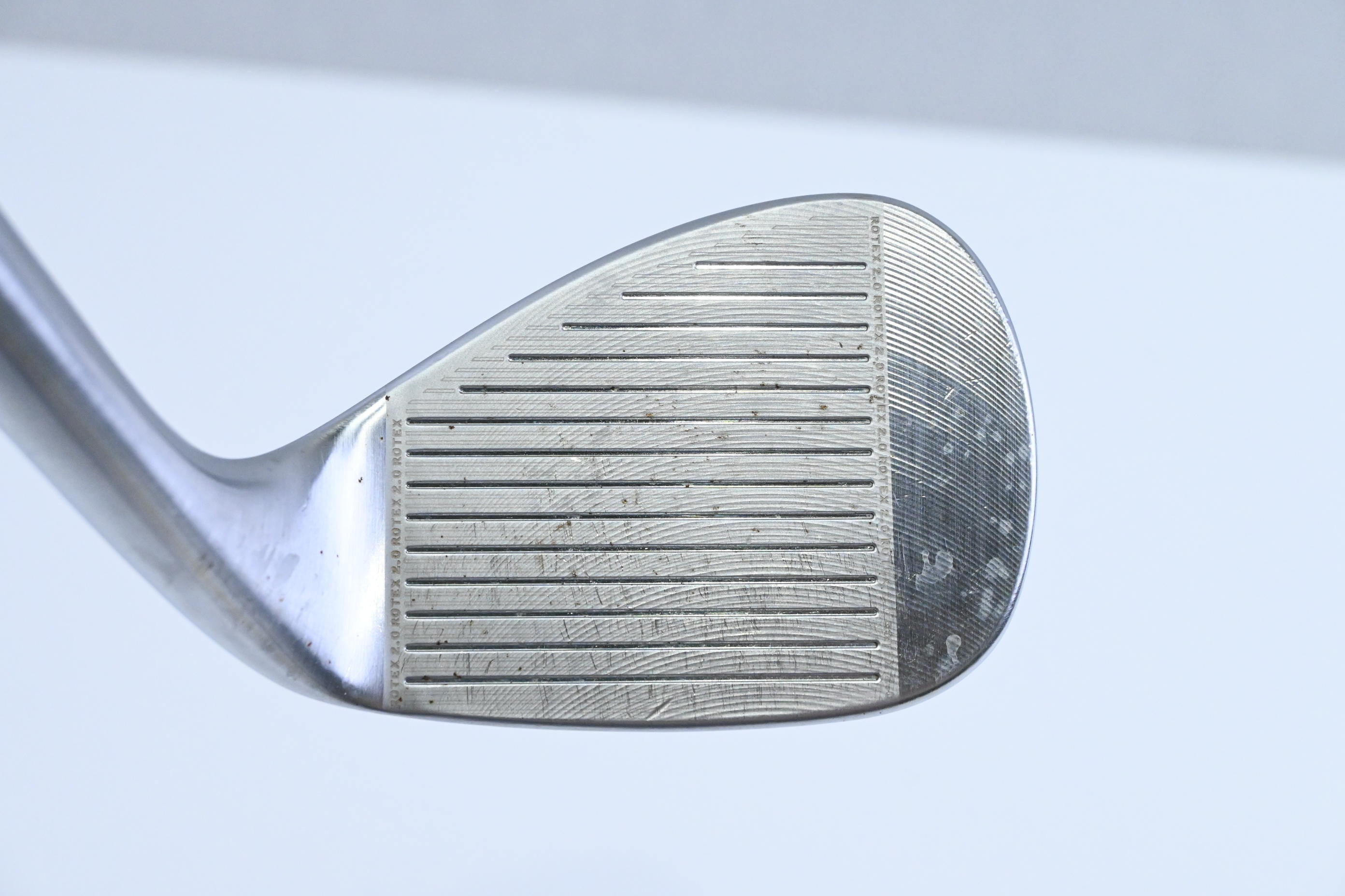 Left Hand Cleveland 588 RTX Gap Wedge / 52 Degree / Wedge Flex Dynamic Gold