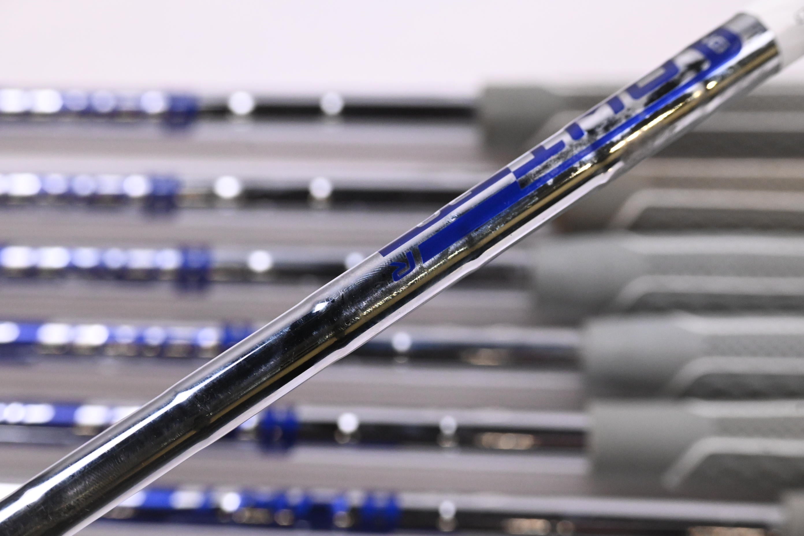 Ping G430 Irons / 4-PW+45° / Blue Dot / Regular Flex Ping AWT 2.0 Shafts