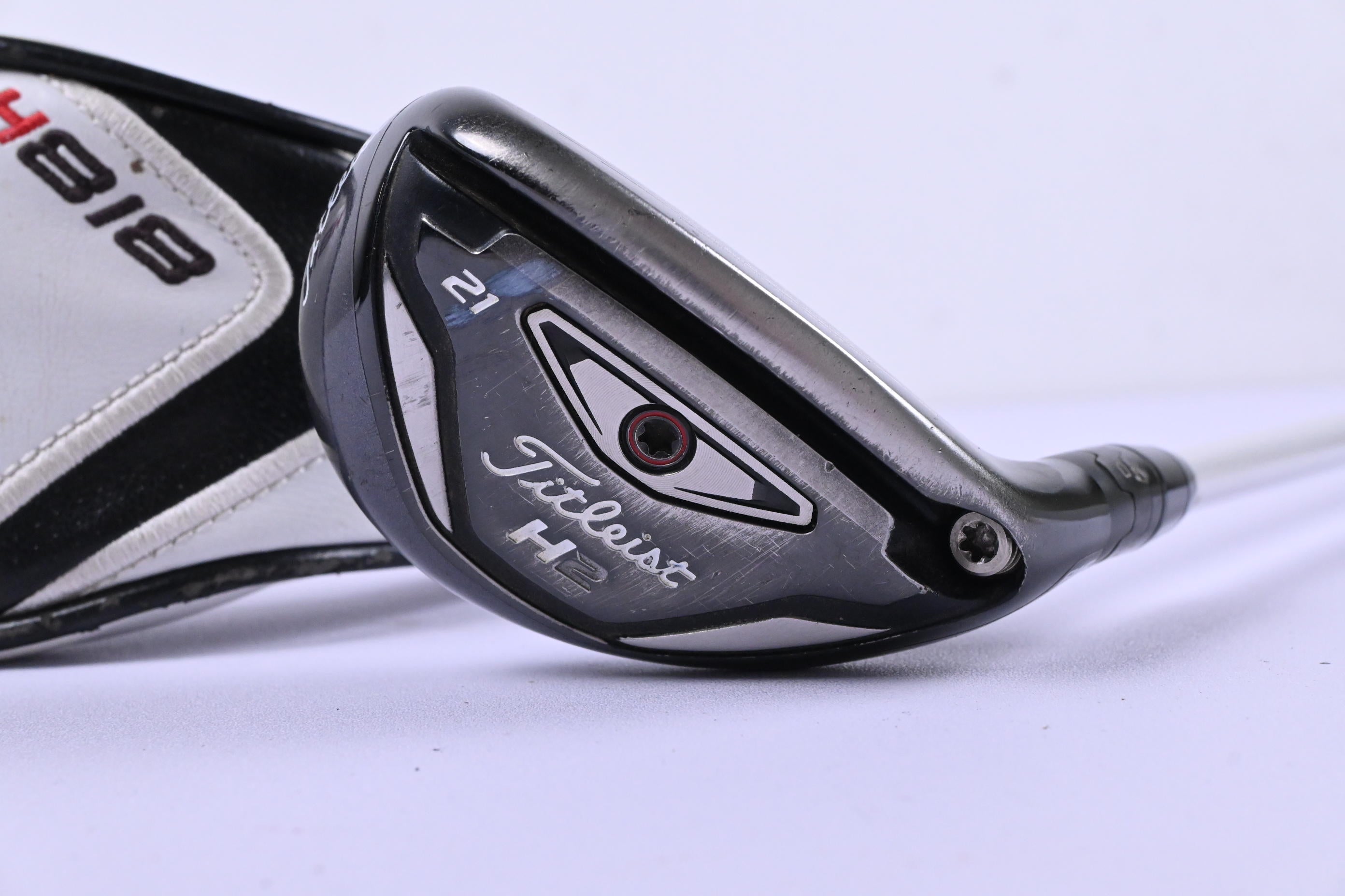 Titleist 816 H2 #3 Hybrid / 21 Degree / X-Flex Aldila Rogue Black 85 Shaft