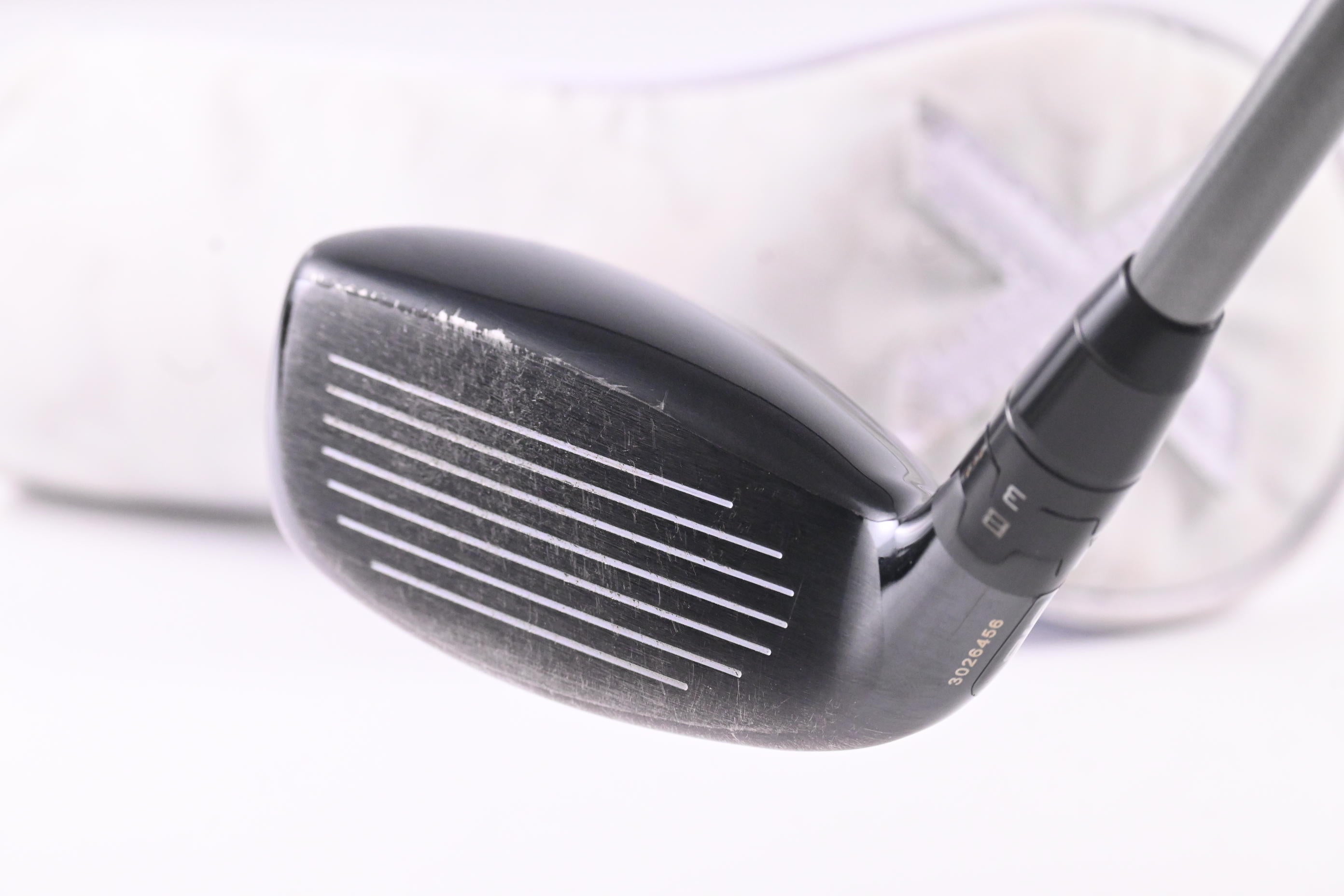 Titleist 818 H1 #2 Hybrid / 17 Degree / Stiff Flex Aldila Rogue M.AX 85 Shaft