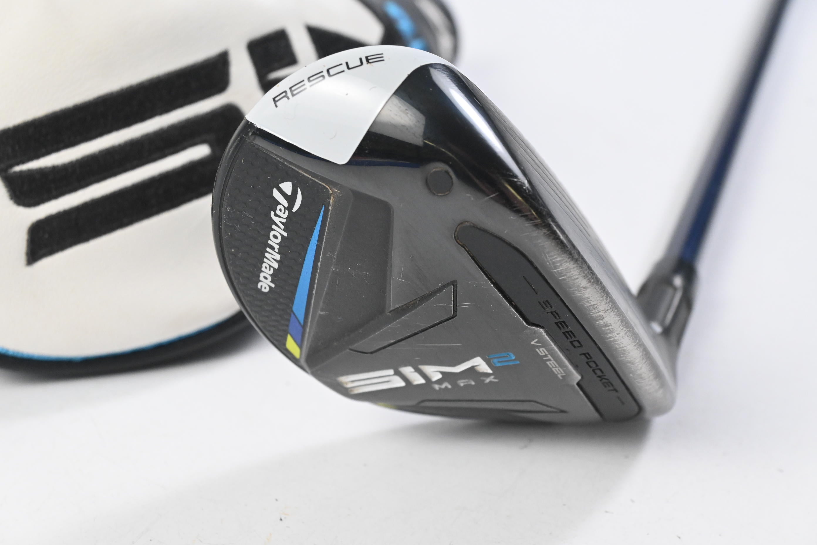 Taylormade SIM2 Max #4 Hybrid / 22 Degree / Regular Flex Fujikura Ventus Blue 6