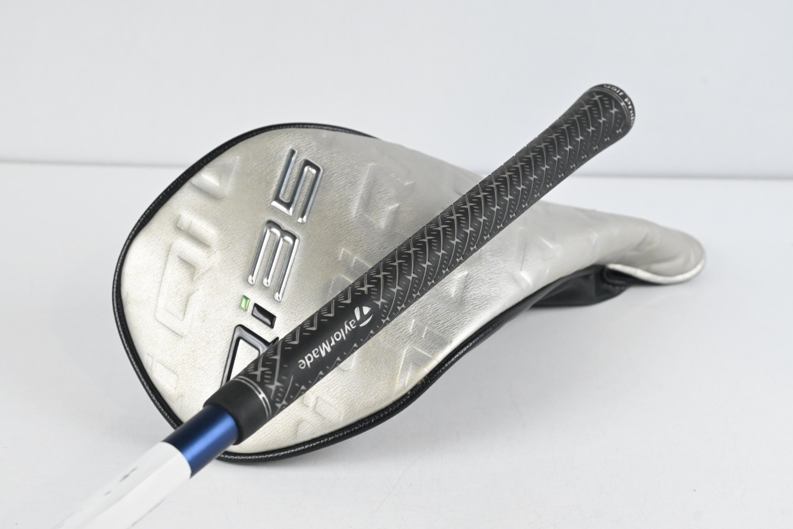 Taylormade Qi35 Driver / 9 Degree / Regular Flex Fujikura Ventus Blue 5 Shaft