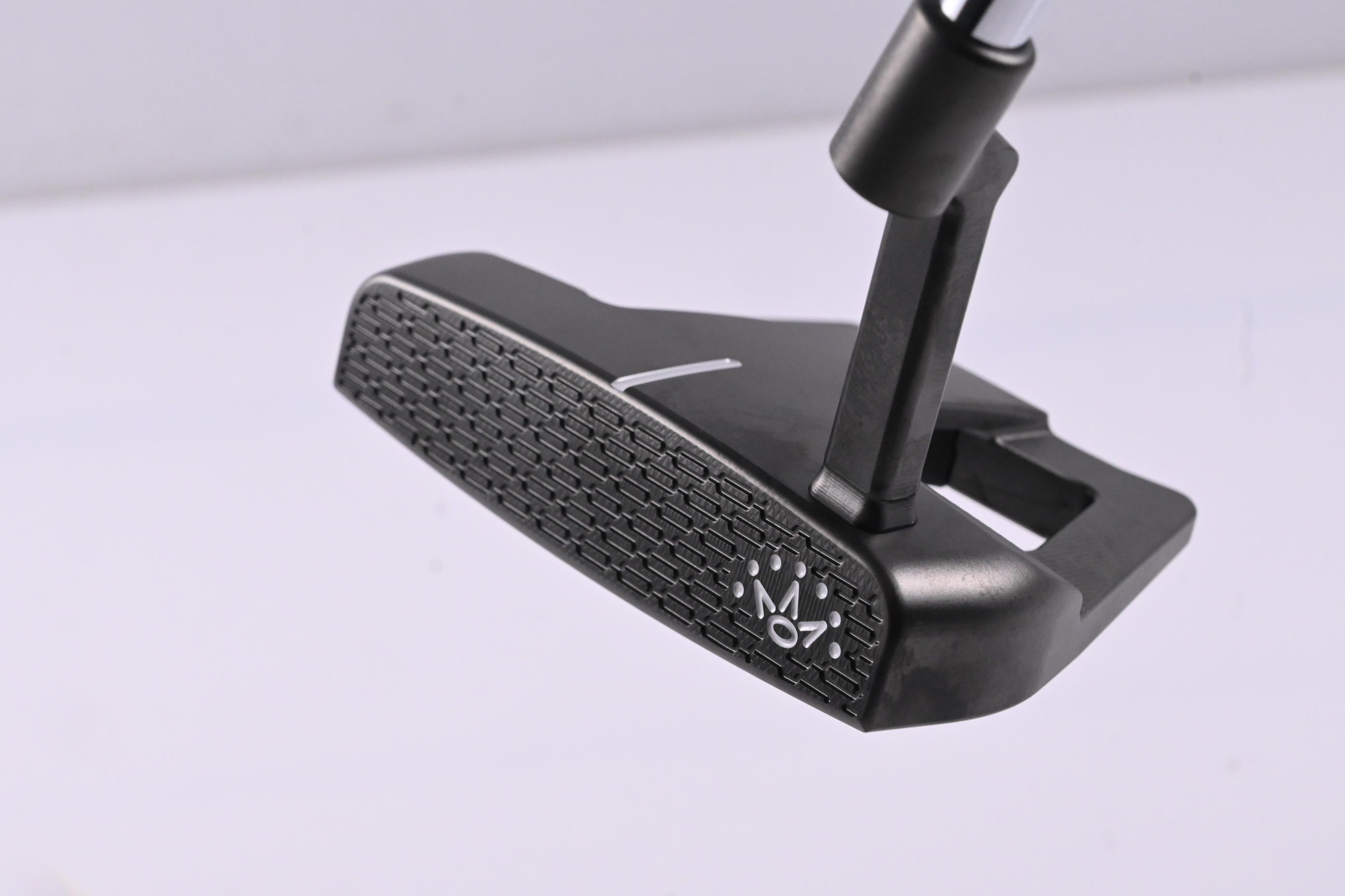 Scotty Cameron Phantom Black 9.2R Putter / 33 Inch