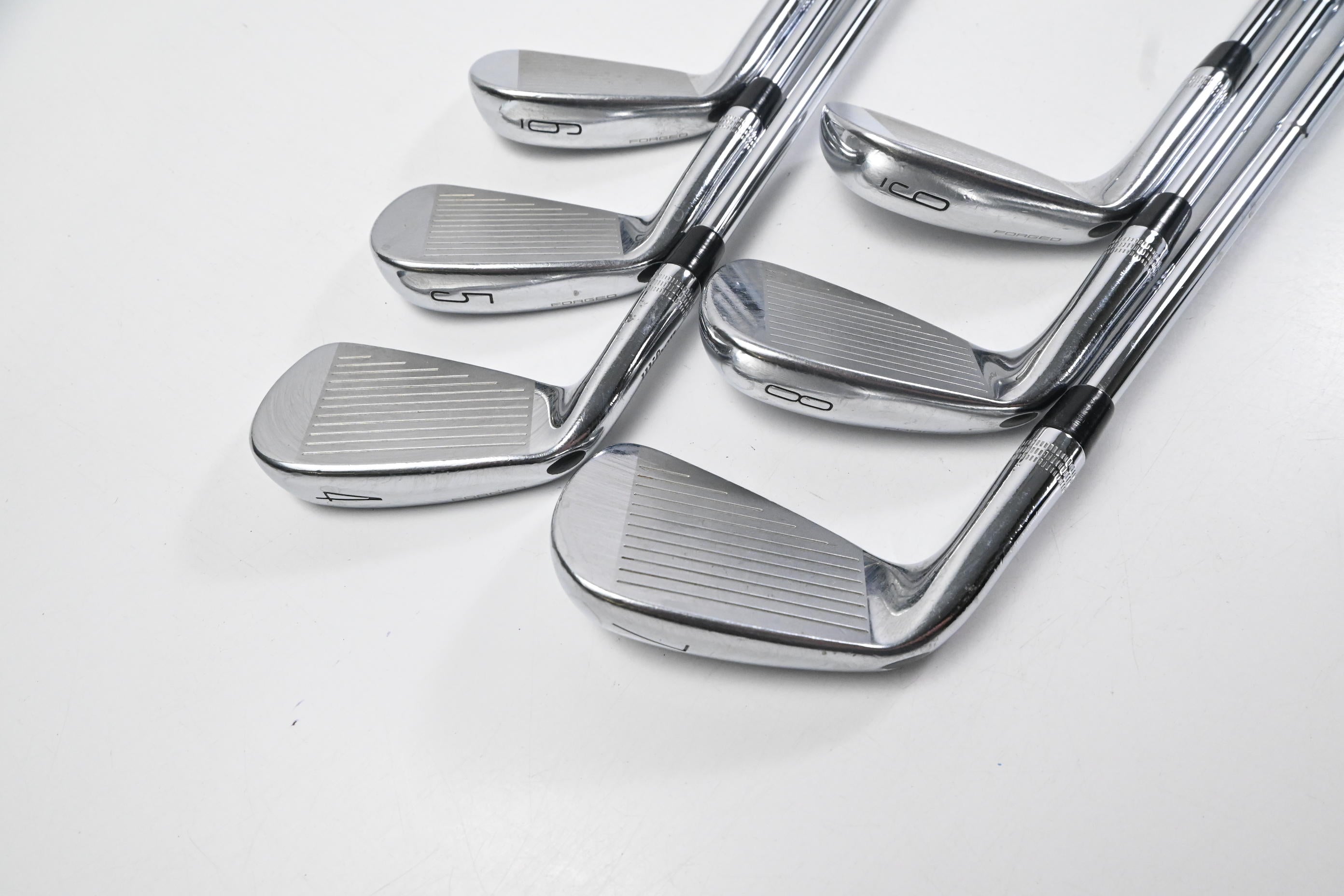 Wilson Staff Model 2024 CB Irons / 4-9i / X Flex Dynamic Gold Mid X100 115