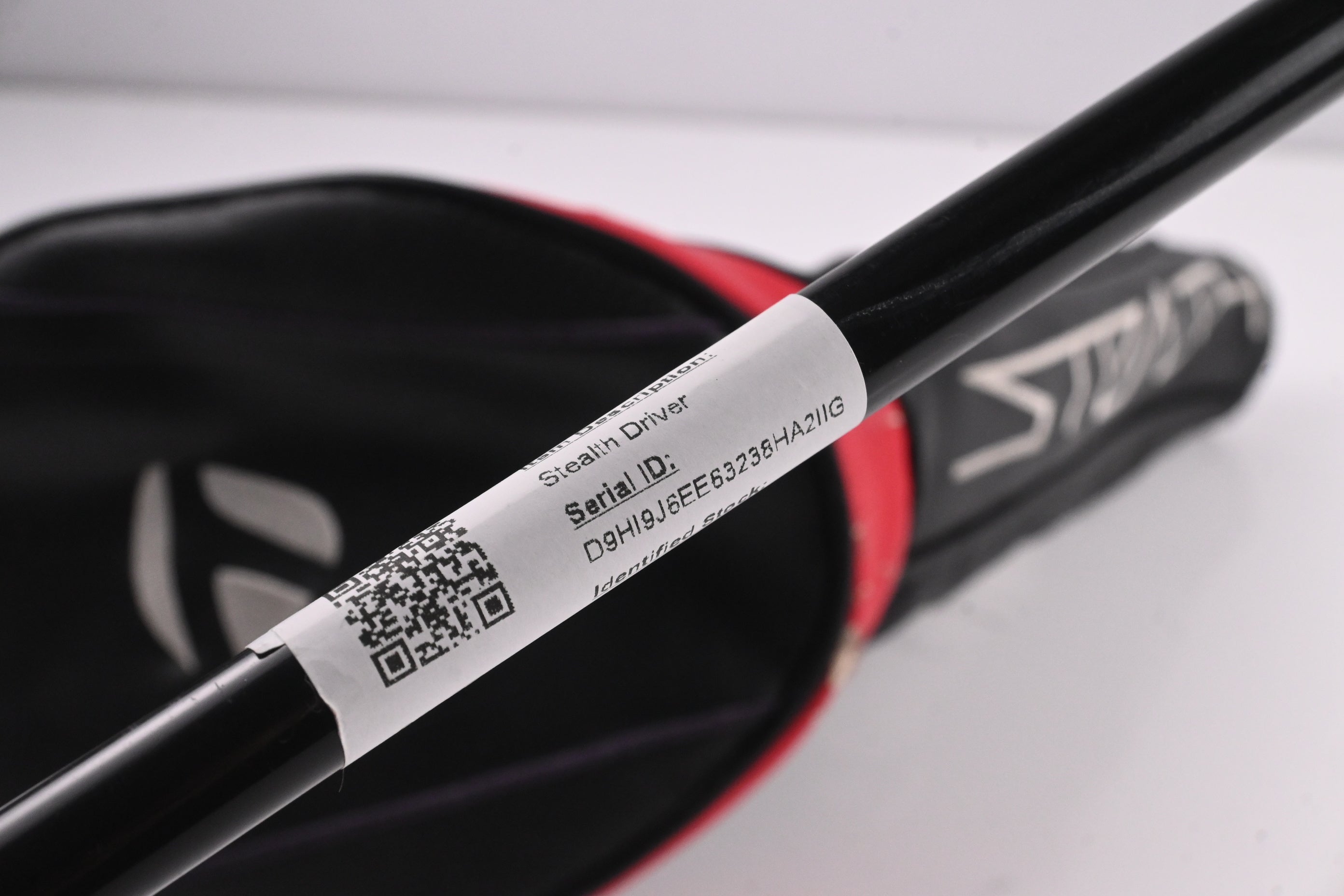 Taylormade Stealth Plus Driver / 10.5 Degree / Regular Flex HZRDUS Smoke RDX Red
