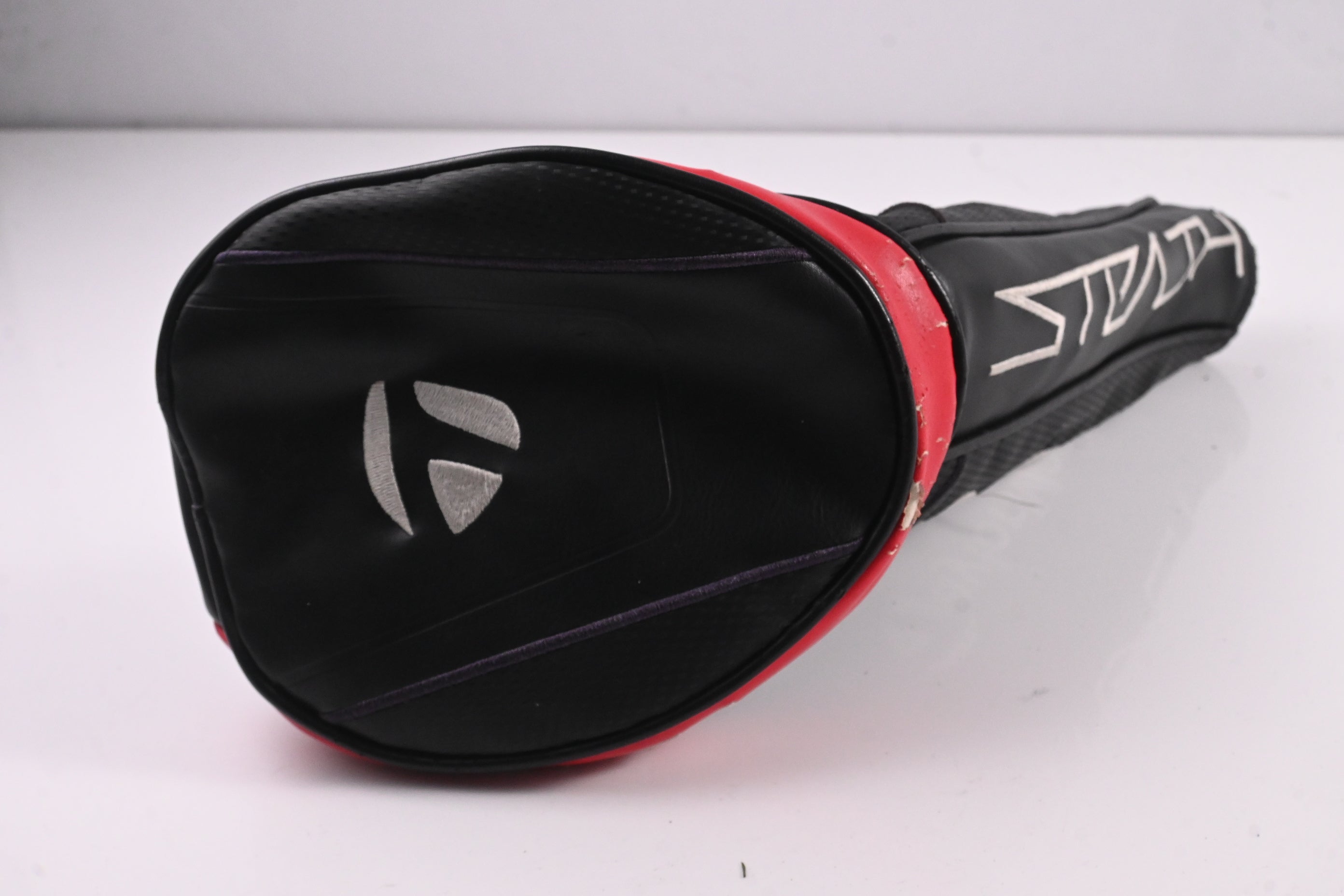 Taylormade Stealth Plus Driver / 10.5 Degree / Regular Flex HZRDUS Smoke RDX Red