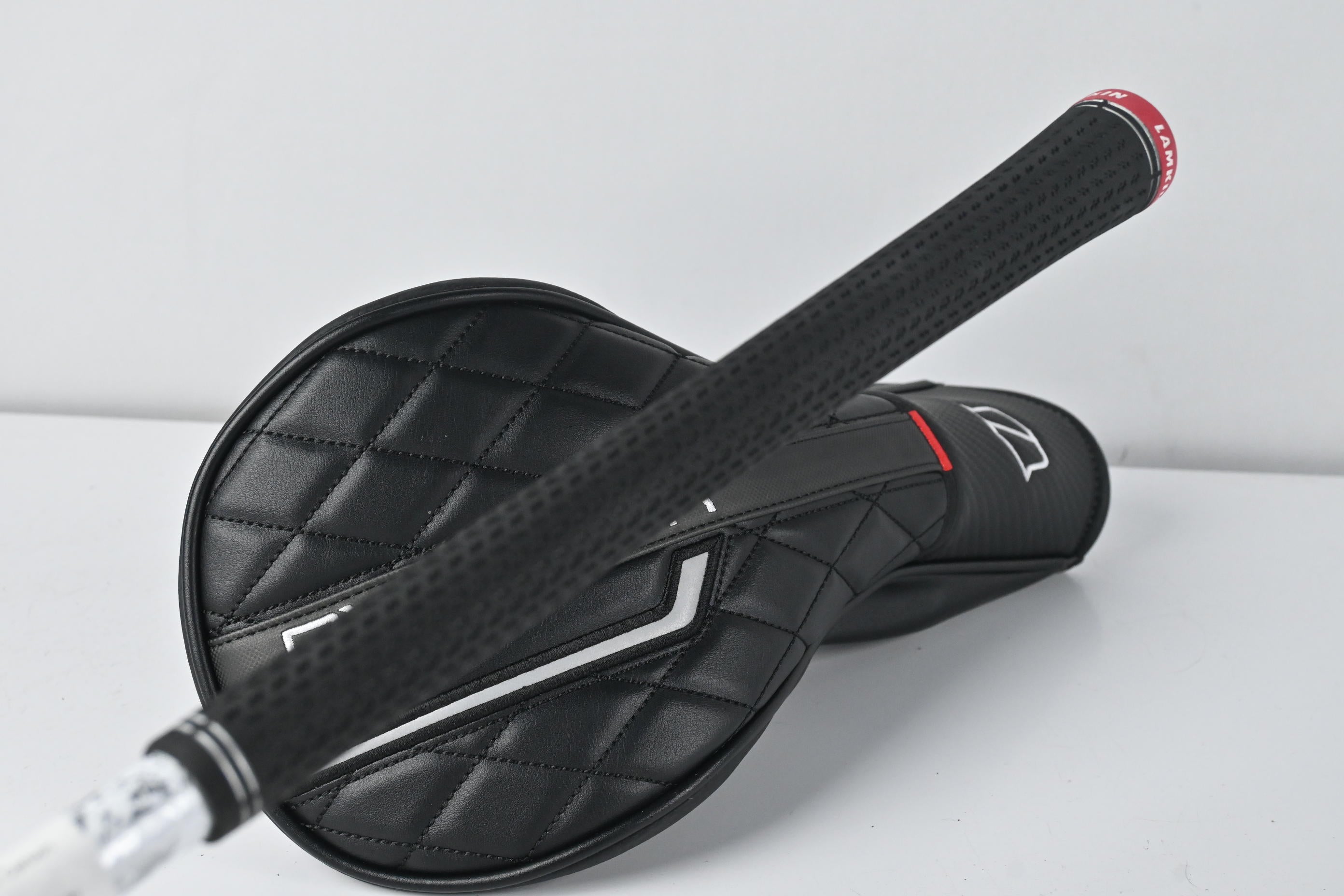 Wilson DYNAPWR 2025 Carbon Driver / 9 Degree / X-Flex Denali Black 60 Shaft