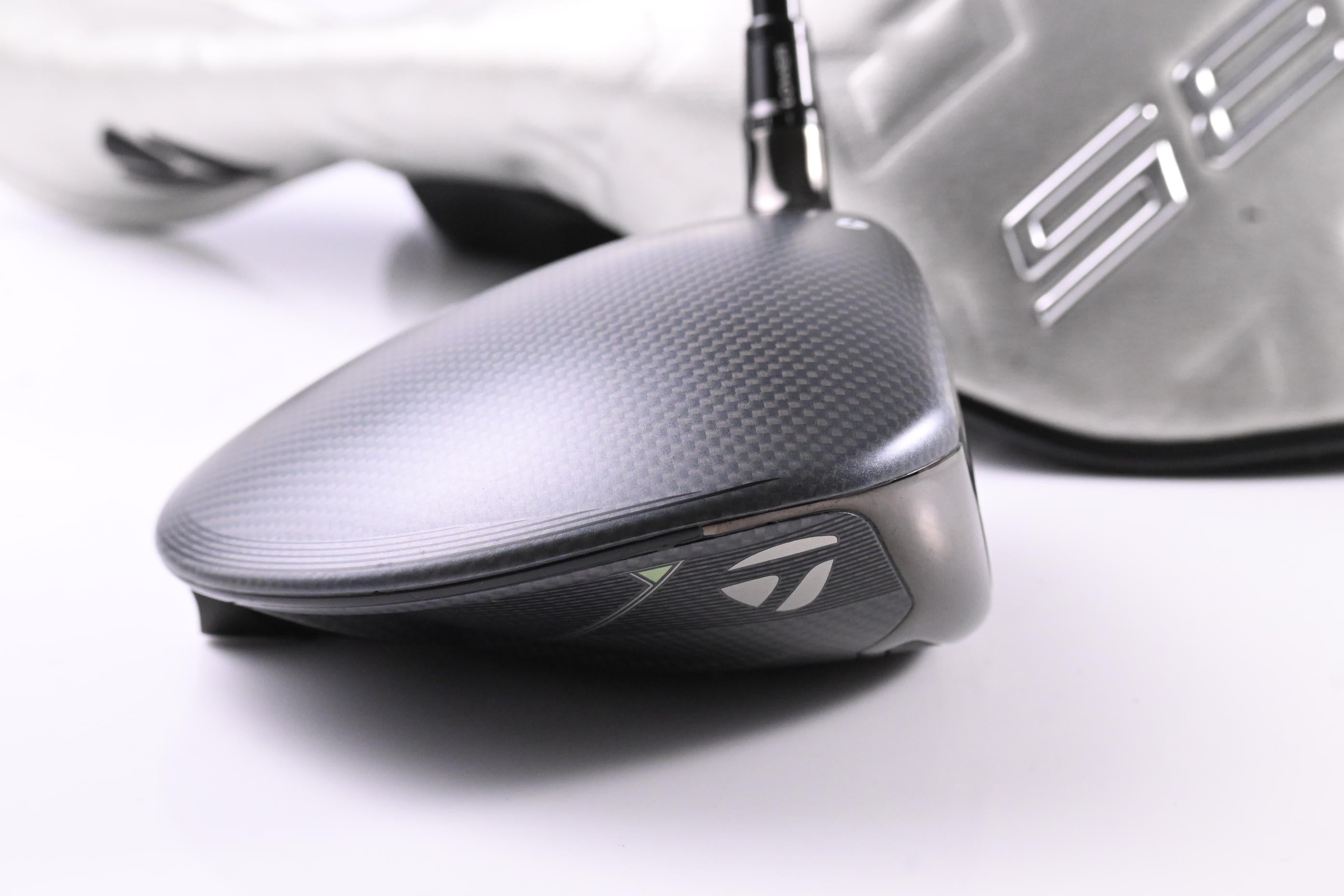 Taylormade Qi35 Driver / 9 Degree / Regular Flex Ventus Red 5 Shaft