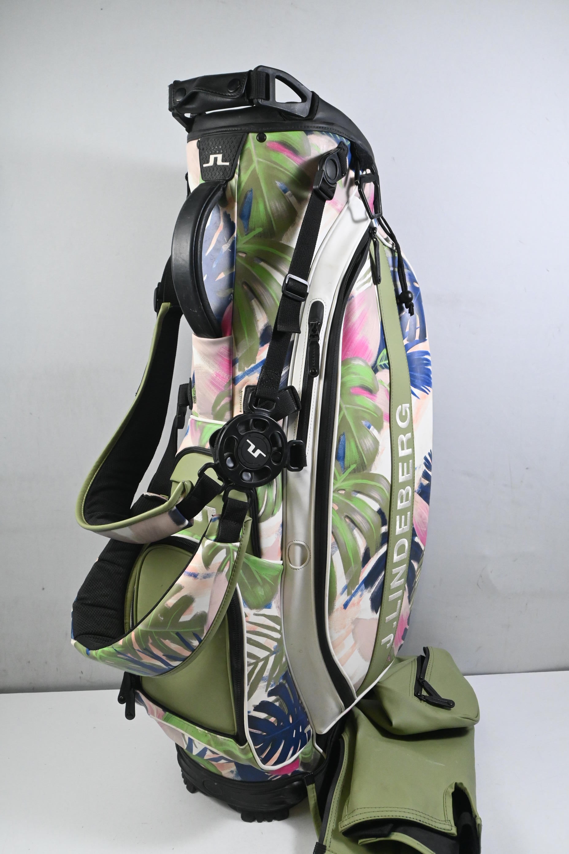 J.Lindeberg Stand Bag / 6-Way Divider / White, Blue & Green