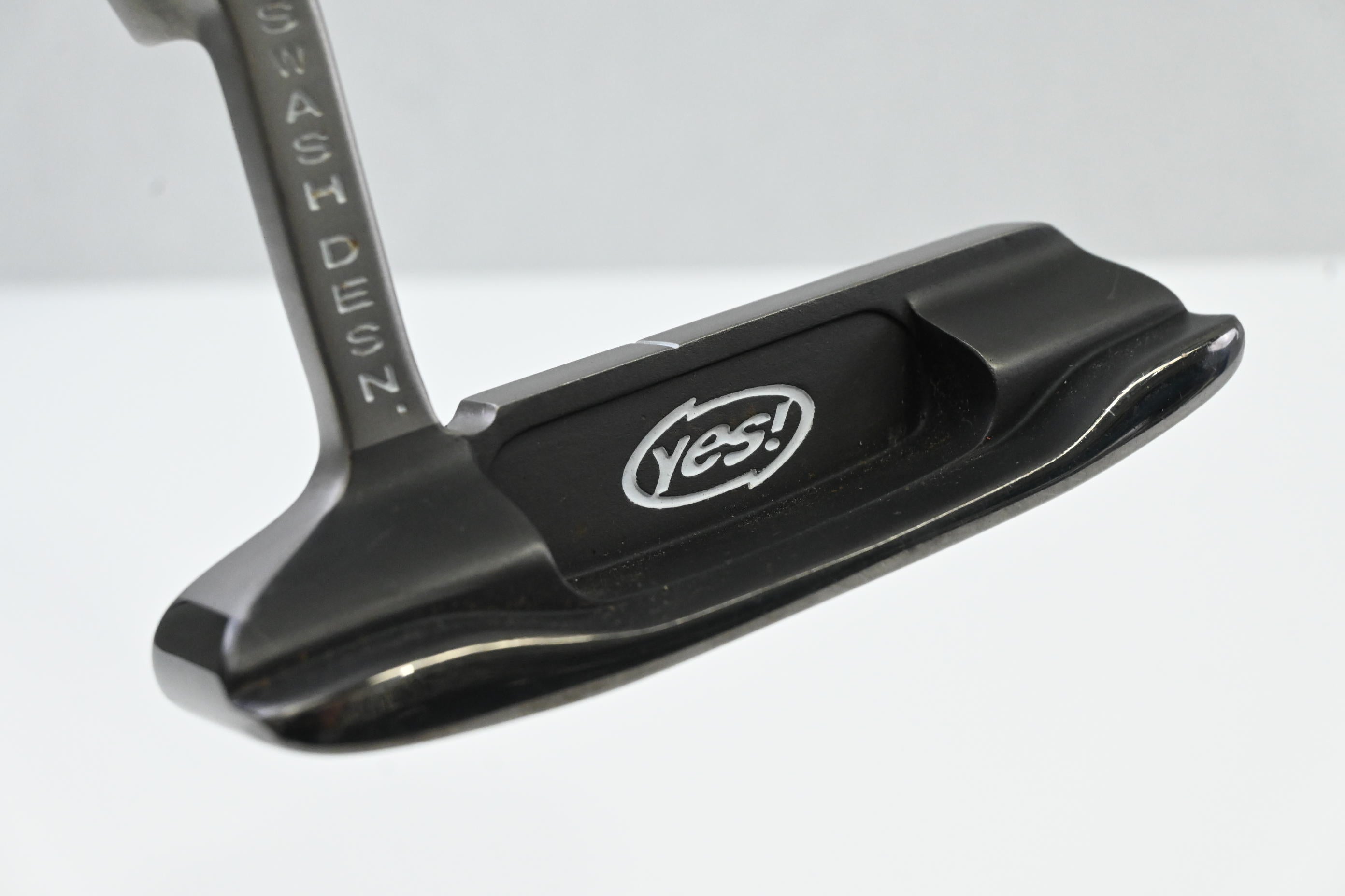 Yes! Callie-F Swash Desn Putter / 33 Inch