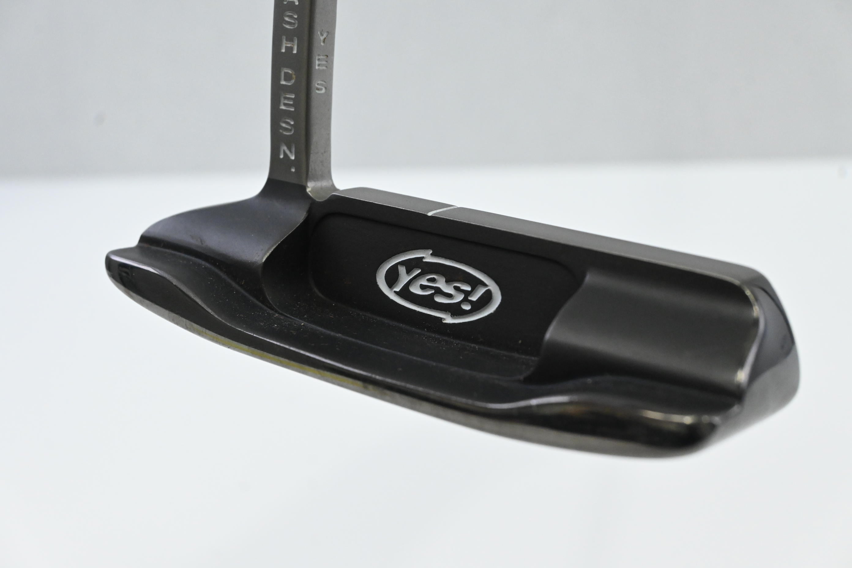 Yes! Callie-F Swash Desn Putter / 33 Inch
