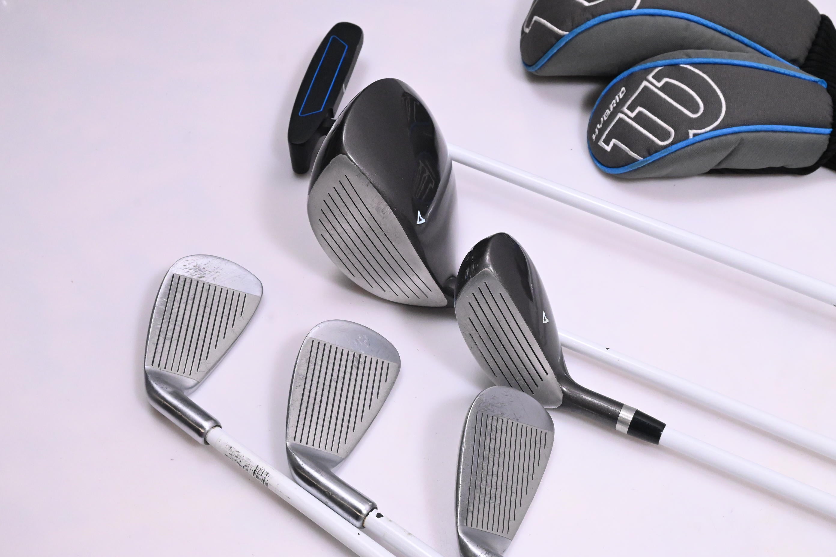 Junior Wilson Deep Red Package Set / Woods, Irons, Putter, Bag