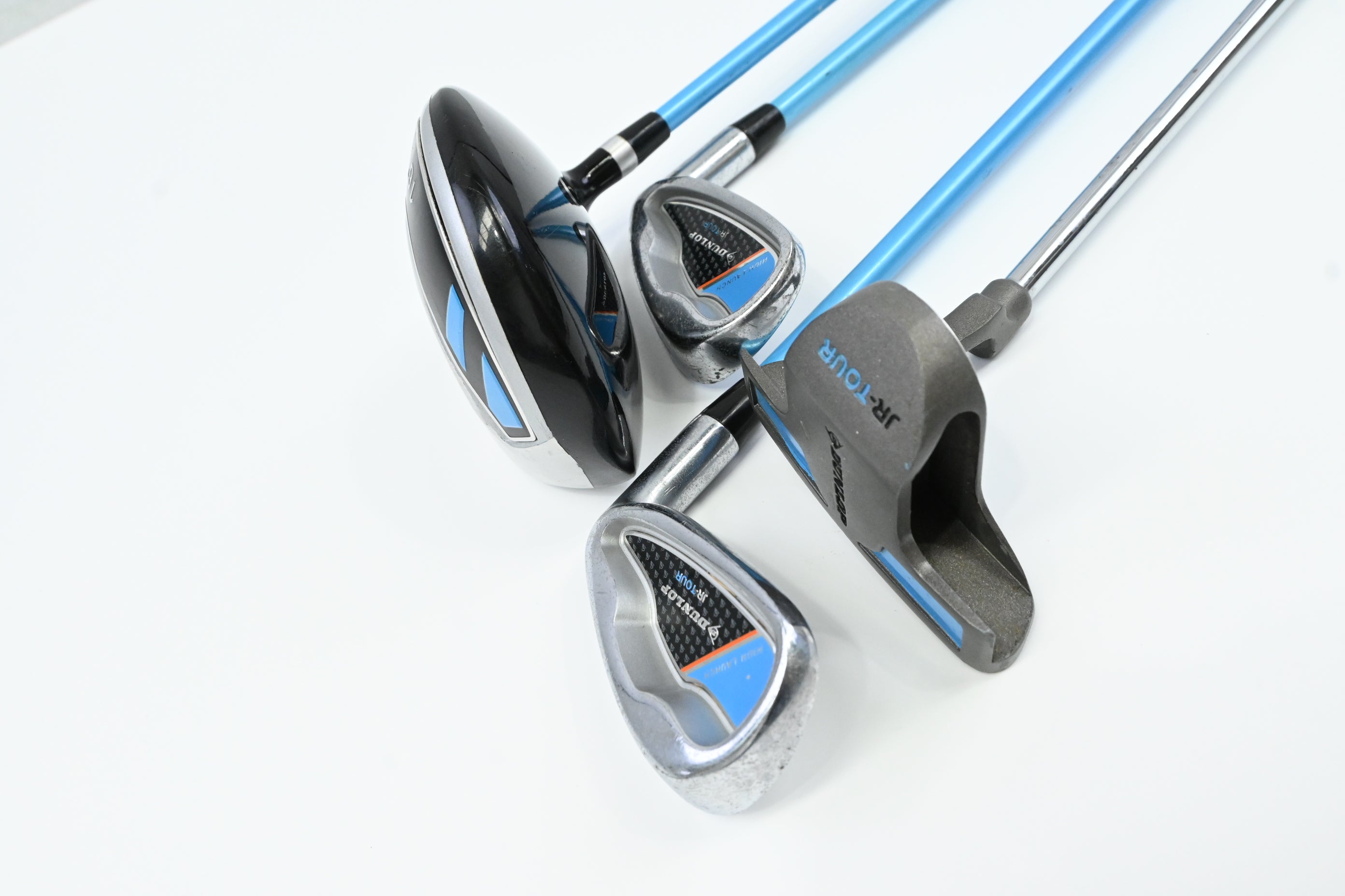 Junior Dunlop JR Tour Package Set / Wood, Irons, Putter, Bag