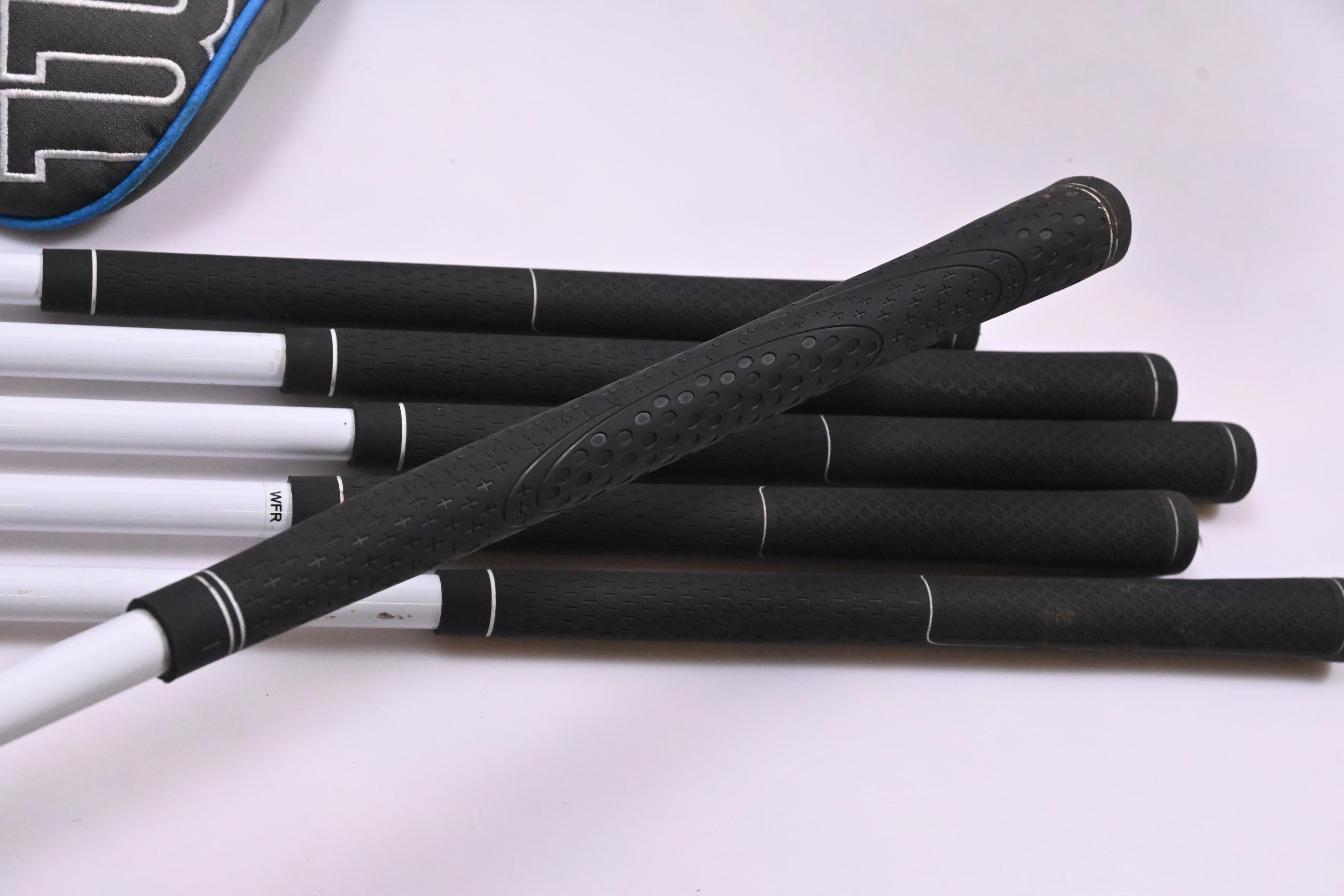 Junior Wilson Deep Red Package Set / Woods, Irons, Putter, Bag