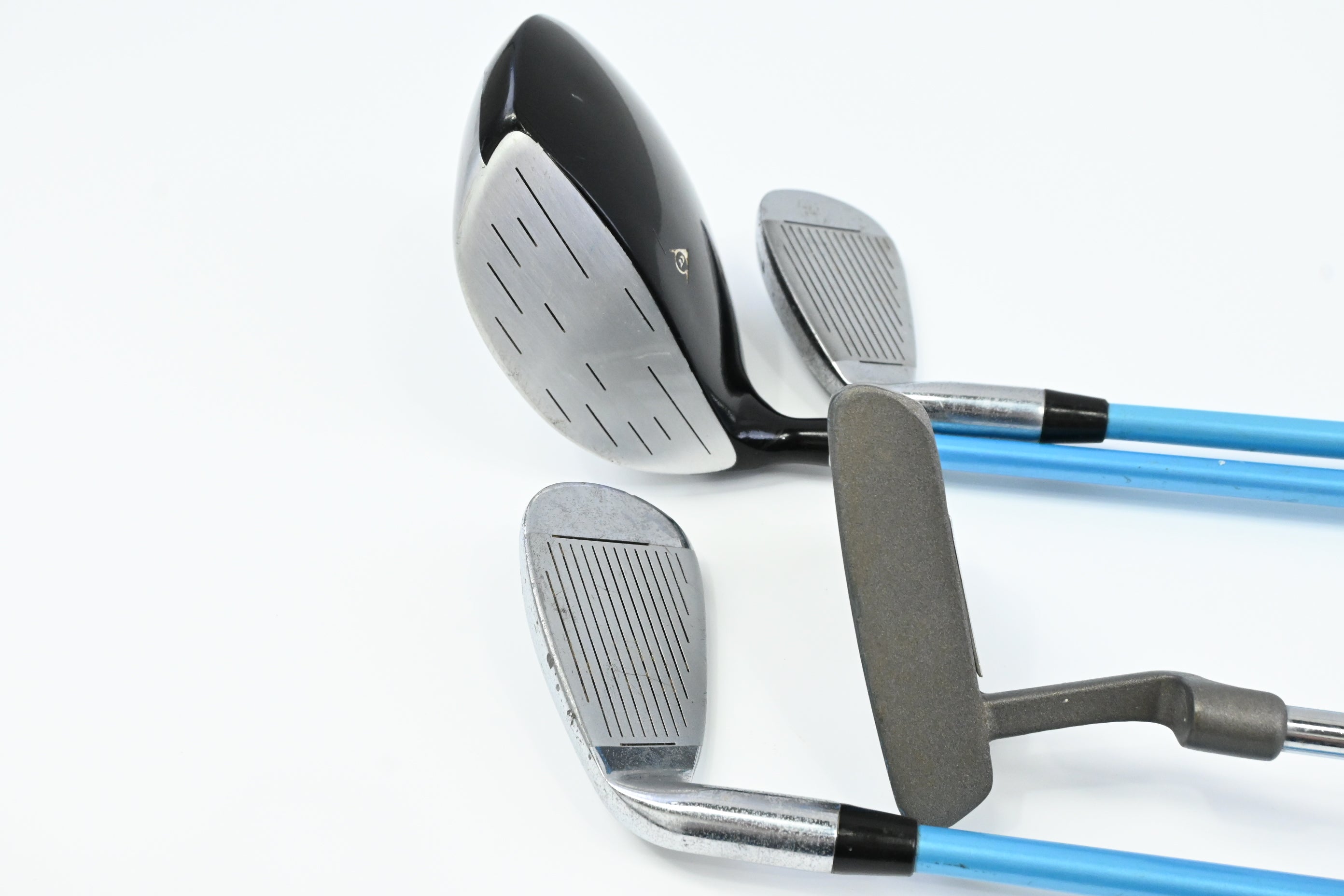 Junior Dunlop JR Tour Package Set / Wood, Irons, Putter, Bag