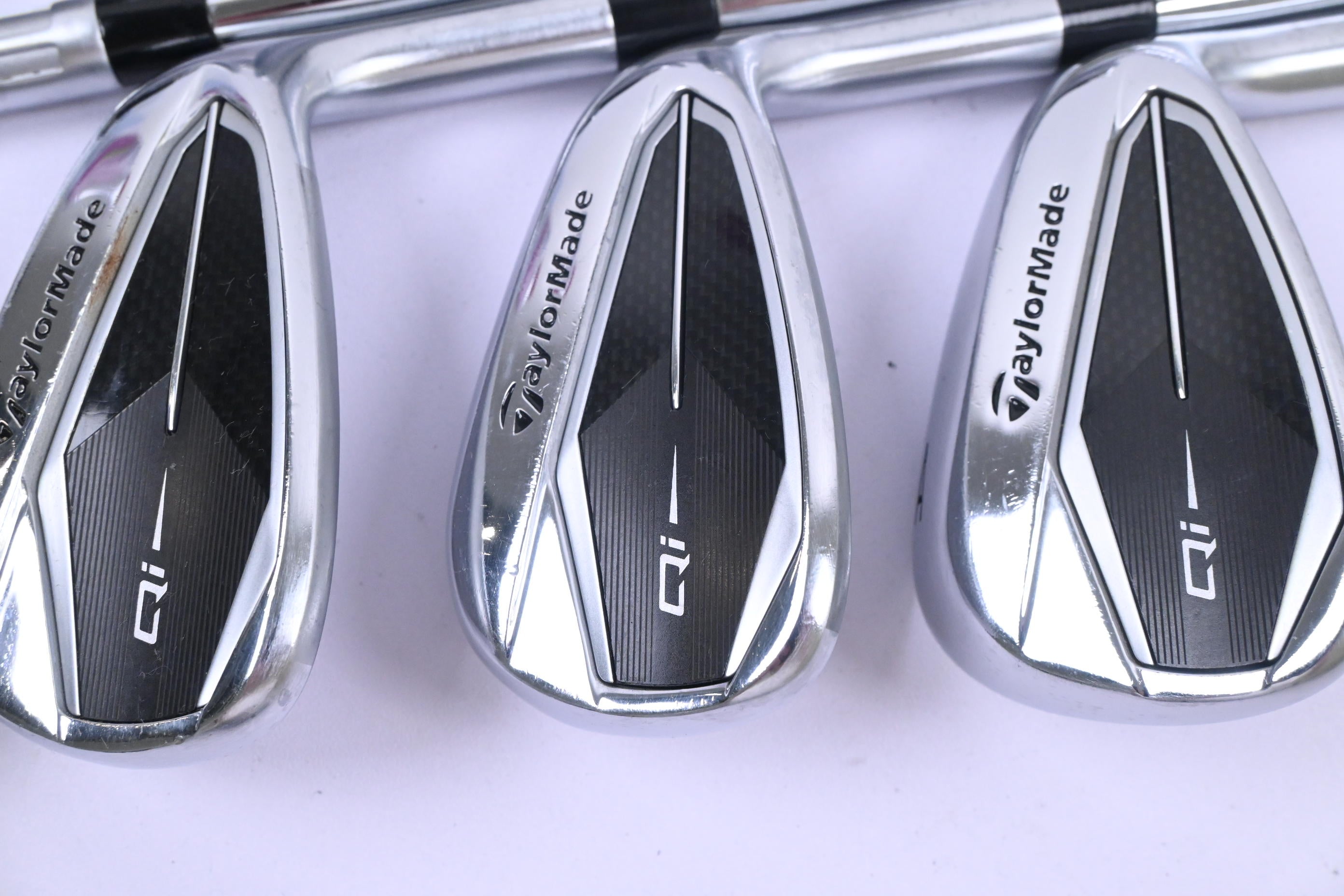 Taylormade Qi Irons / 5-PW+AW / Regular Flex Elevate 95 Shafts
