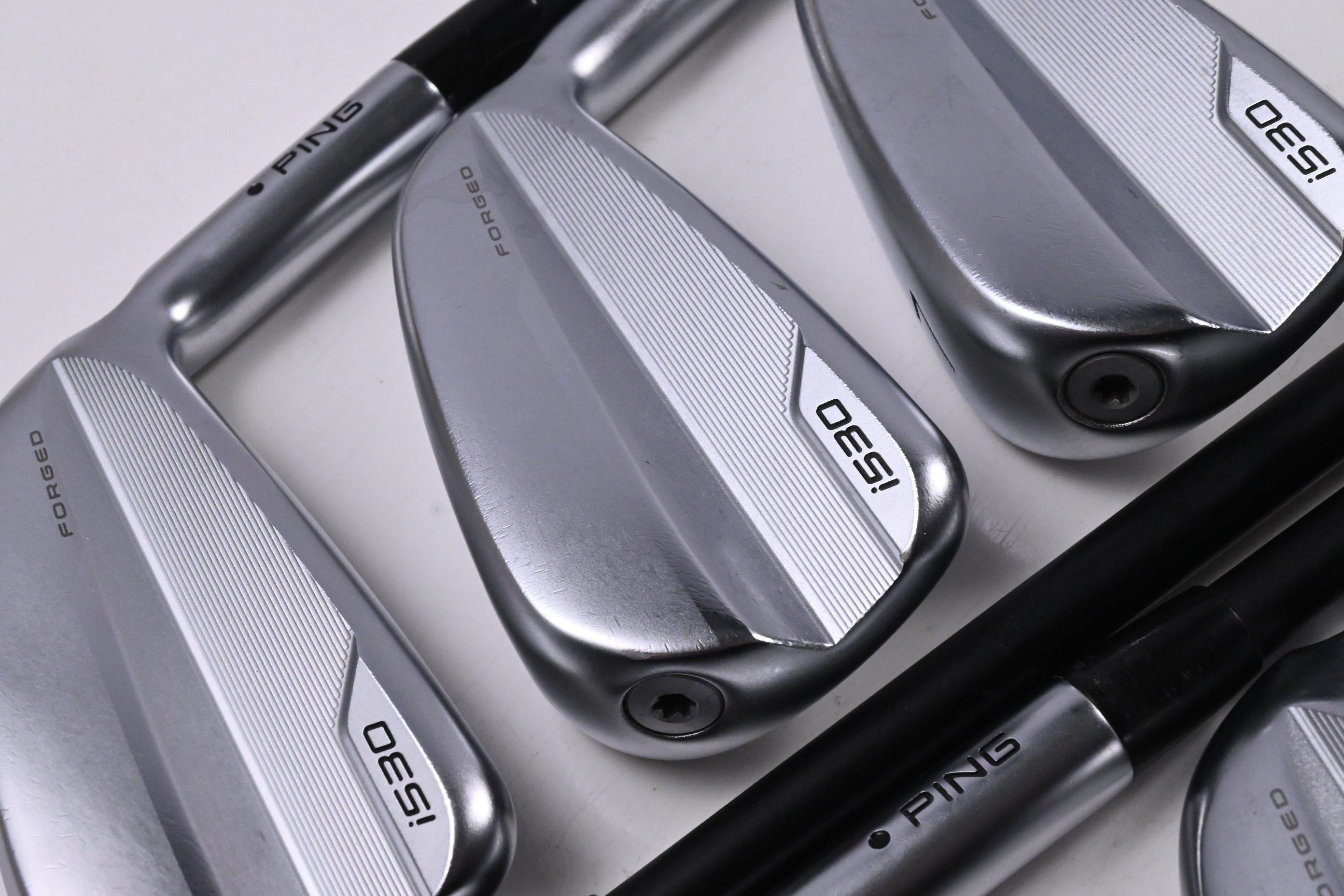 Ping i530 Irons / 5-PW+UW / Black Dot / Regular Flex Ping ALTA CB Blue AWT Shafts