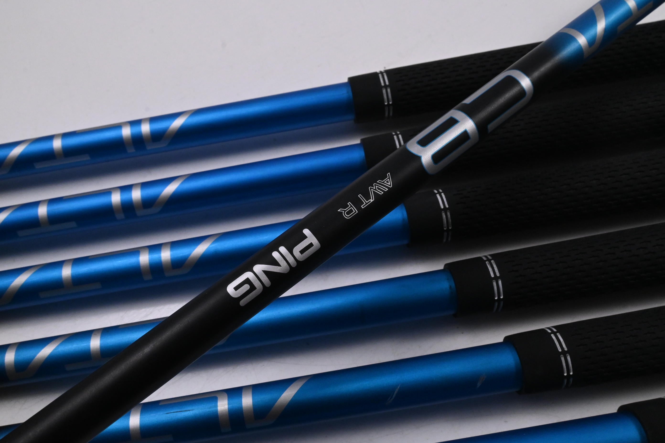Ping i530 Irons / 5-PW+UW / Black Dot / Regular Flex Ping ALTA CB Blue AWT Shafts