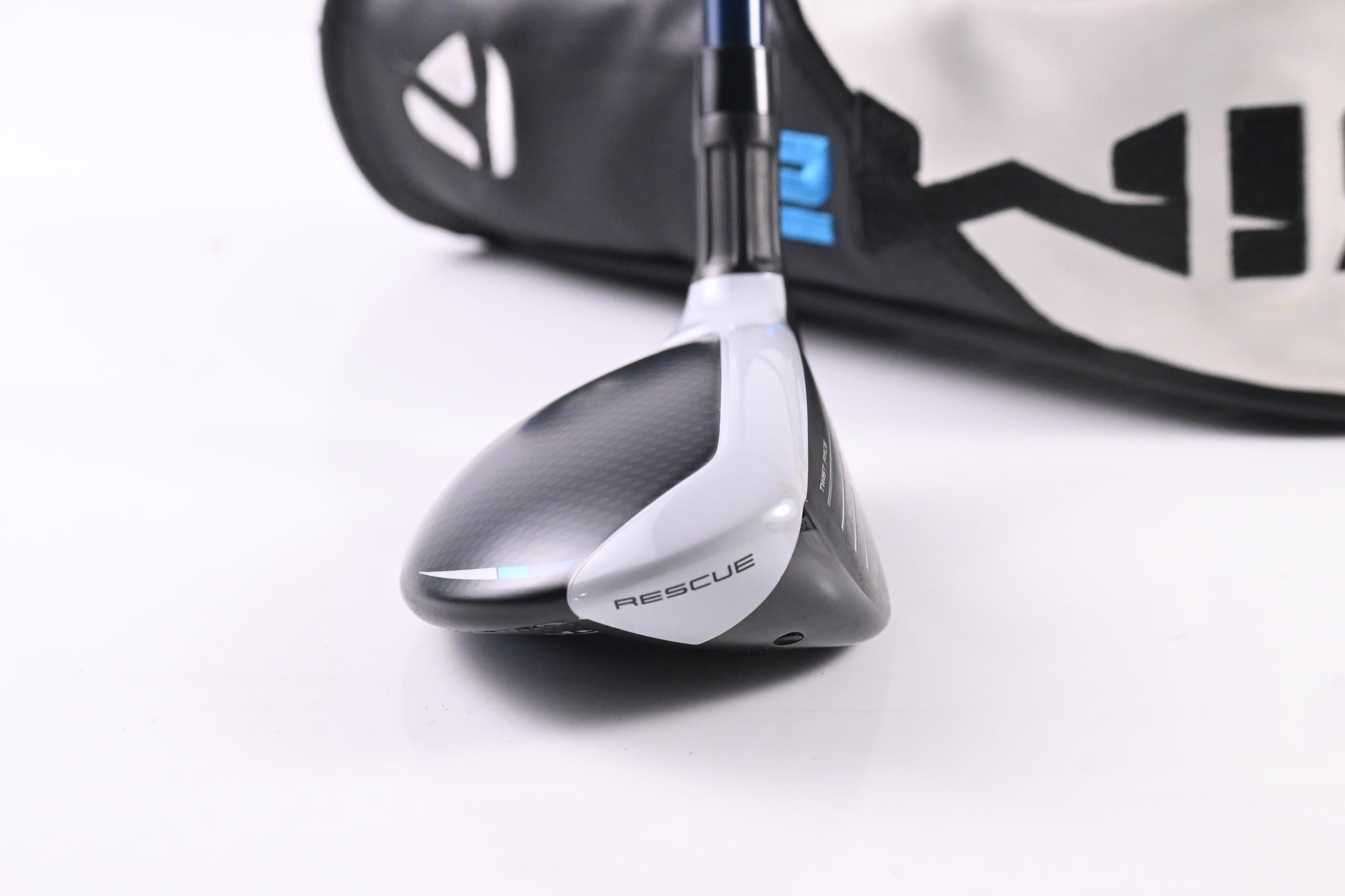 Taylormade SIM2 Max #4 Hybrid / 22 Degree / Regular Flex Fujikura Ventus Blue 6