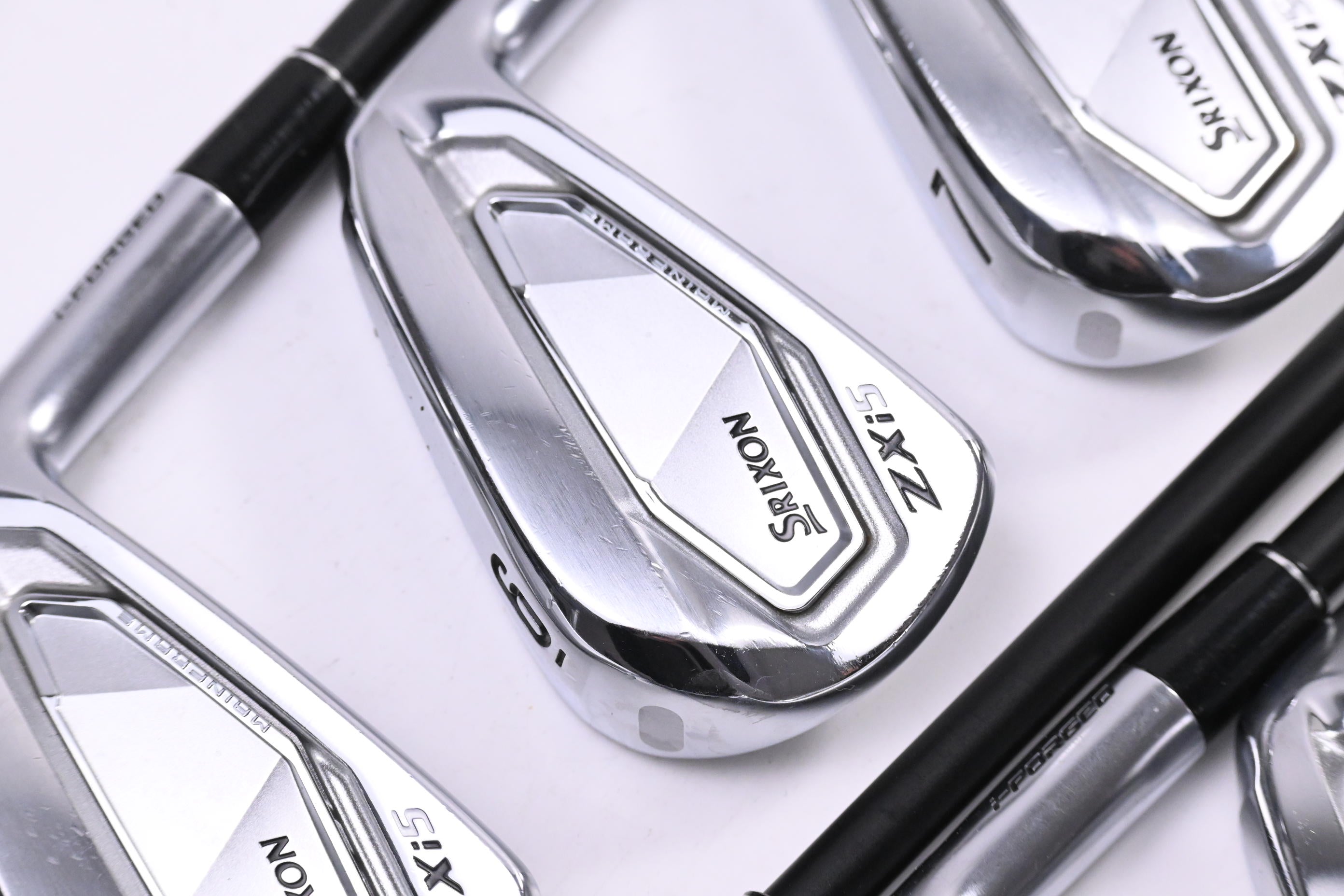 Srixon ZXi5 Irons / 5-PW+GW / Regular Flex KBS TGI 60 Shafts