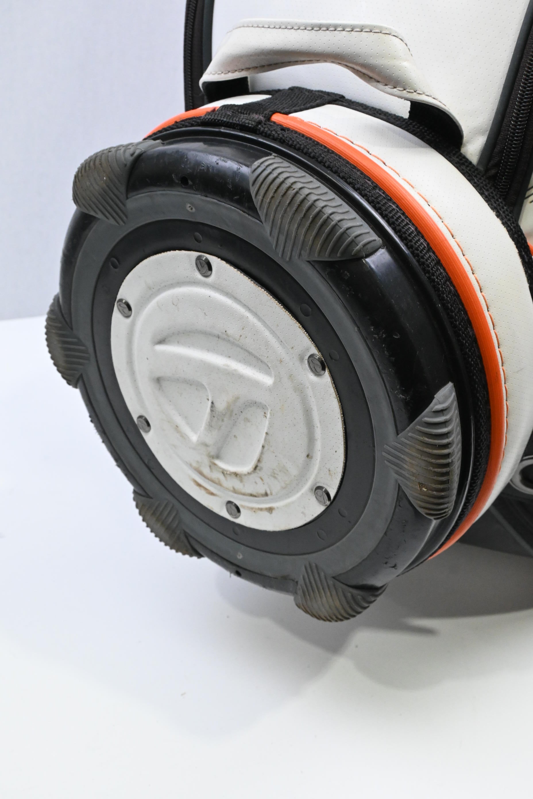 Taylormade R1 Tour Bag / 6-Way Divider / White, Grey & Orange