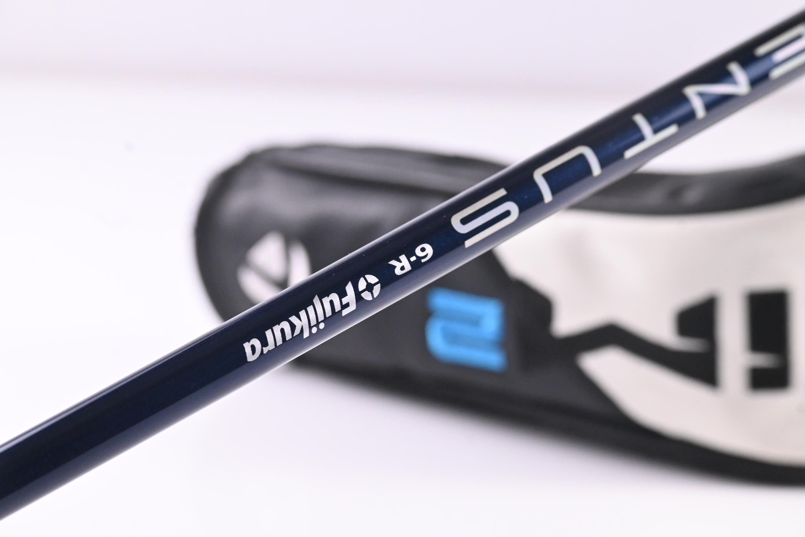 Taylormade SIM2 Max #4 Hybrid / 22 Degree / Regular Flex Fujikura Ventus Blue 6