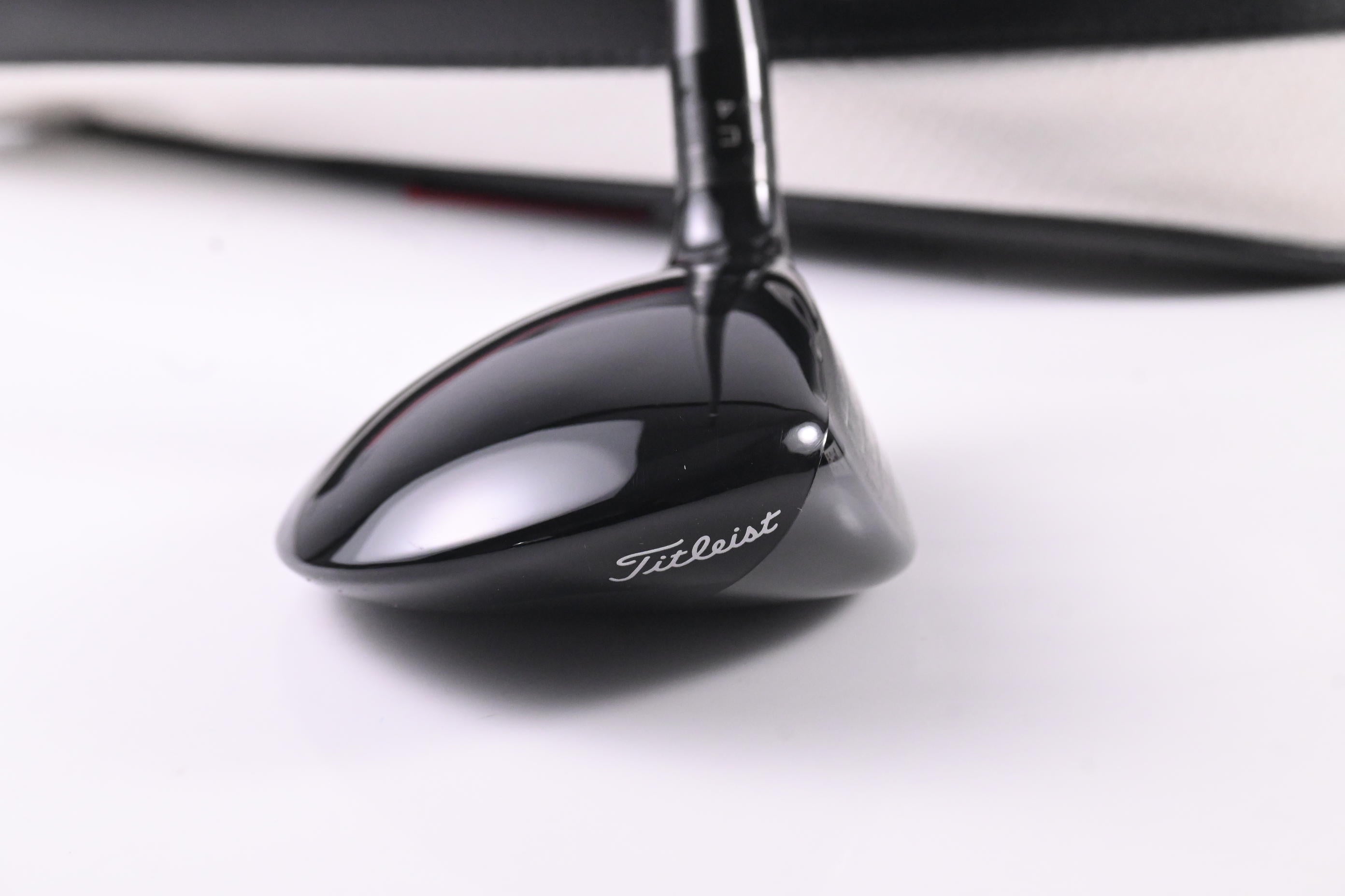 Titleist GT2 #7 Wood / 21 Degree / X-Flex Graphite Design Tour AD XC-8 Shaft