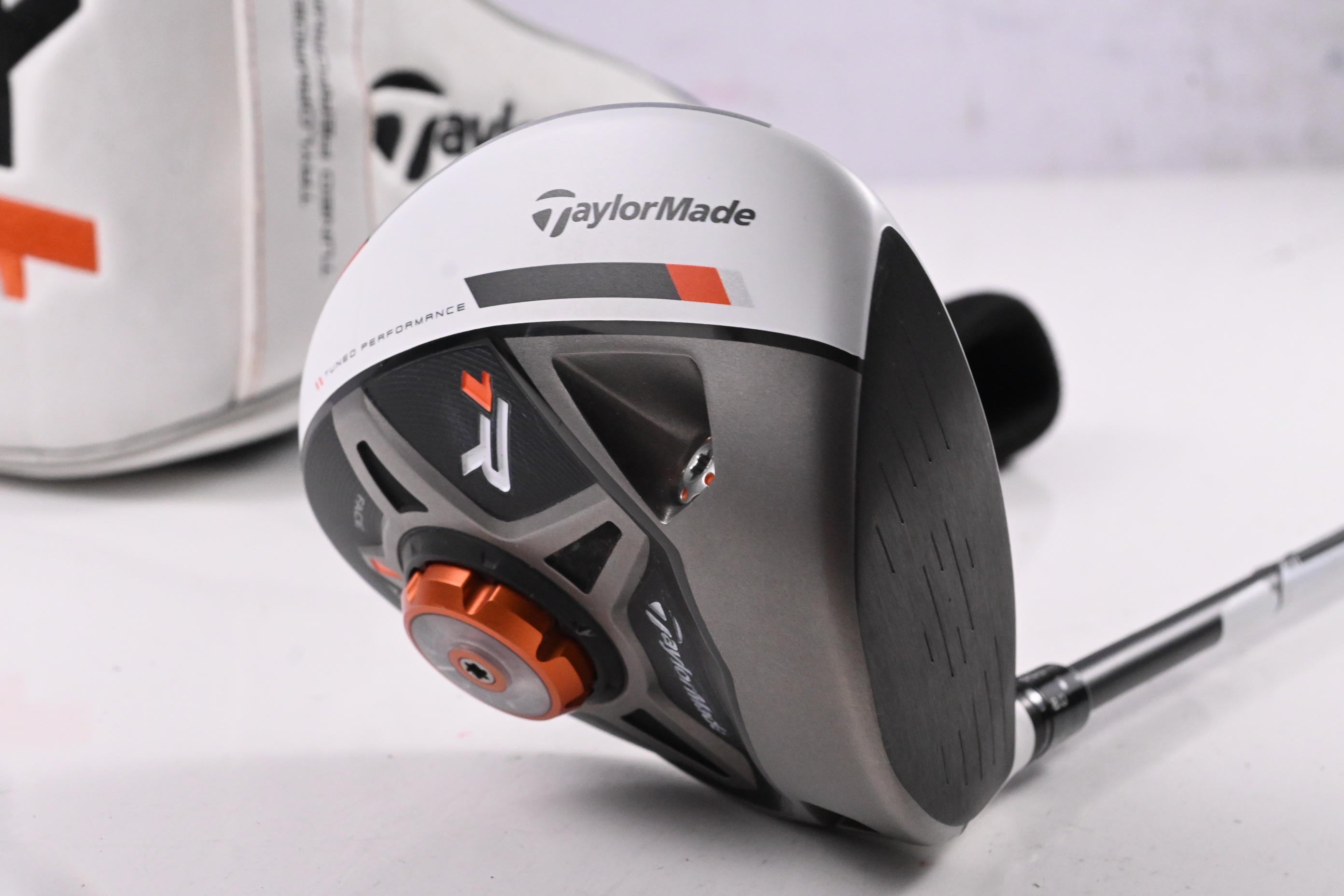 Taylormade R1 Driver / 10.5 Degree / Regular Flex Aldila RIP Phenom 55 Shaft