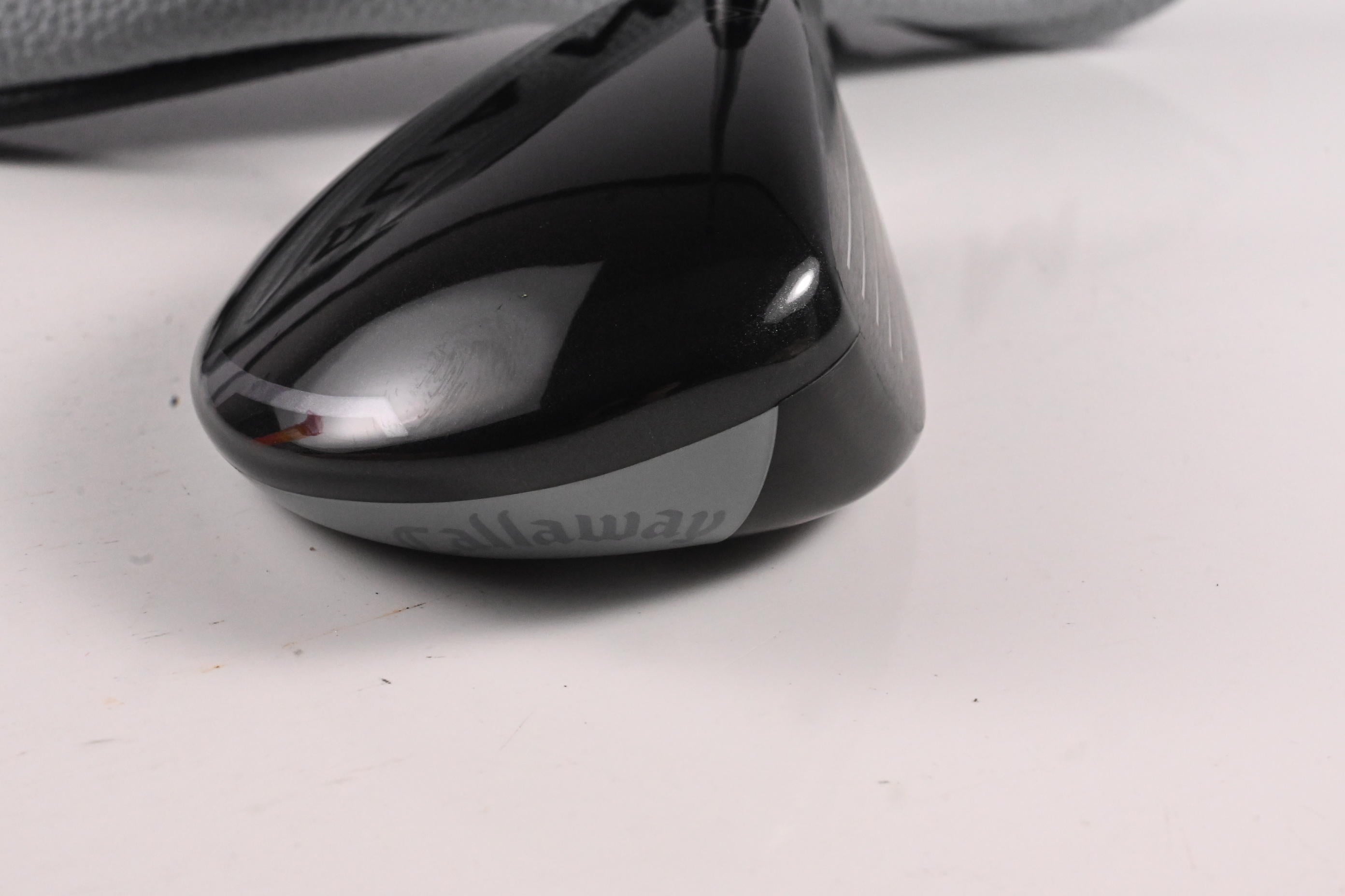 Callaway Quantum Max OS #3 Hybrid / 18 Degree / Stiff Flex Denali Silver 70 Shaft