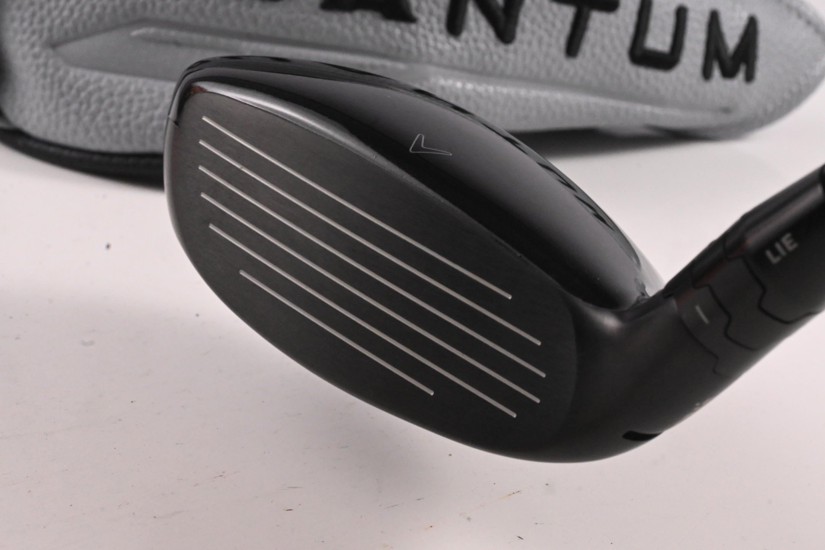 Callaway Quantum Max OS #3 Hybrid / 18 Degree / Stiff Flex Denali Silver 70 Shaft
