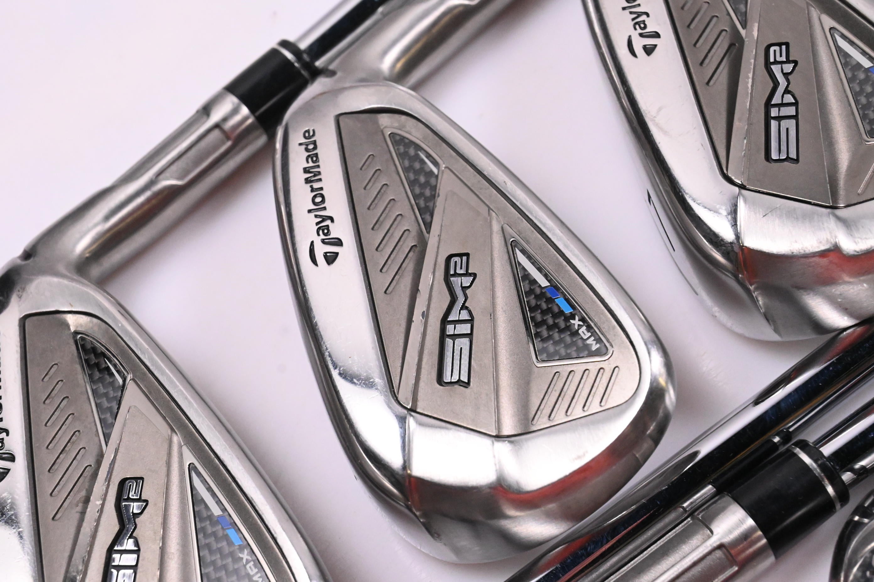 Taylormade SIM2 Max Irons / 5-PW+SW / Regular Flex KBS MAX MT 85 Shafts