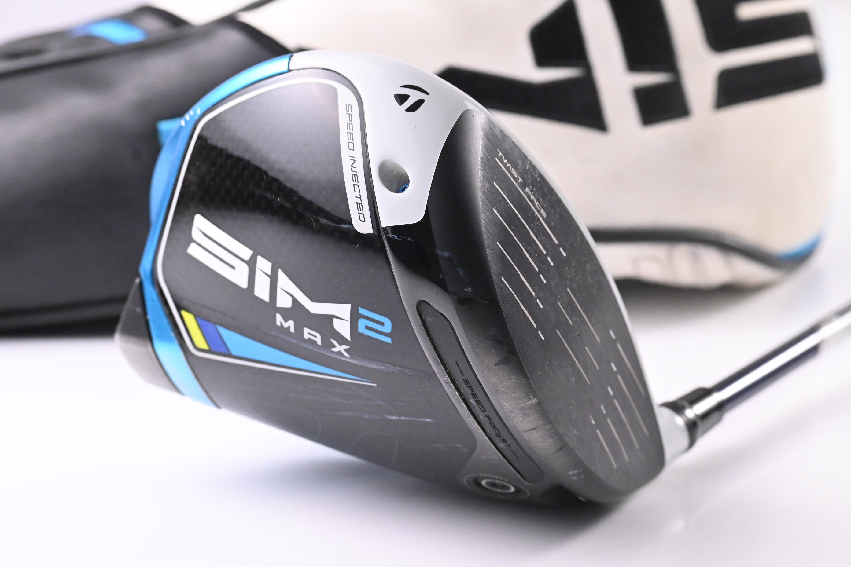 Taylormade SIM2 Max Driver / 10.5 Degree / Regular Flex Ventus Blue 5 Shaft