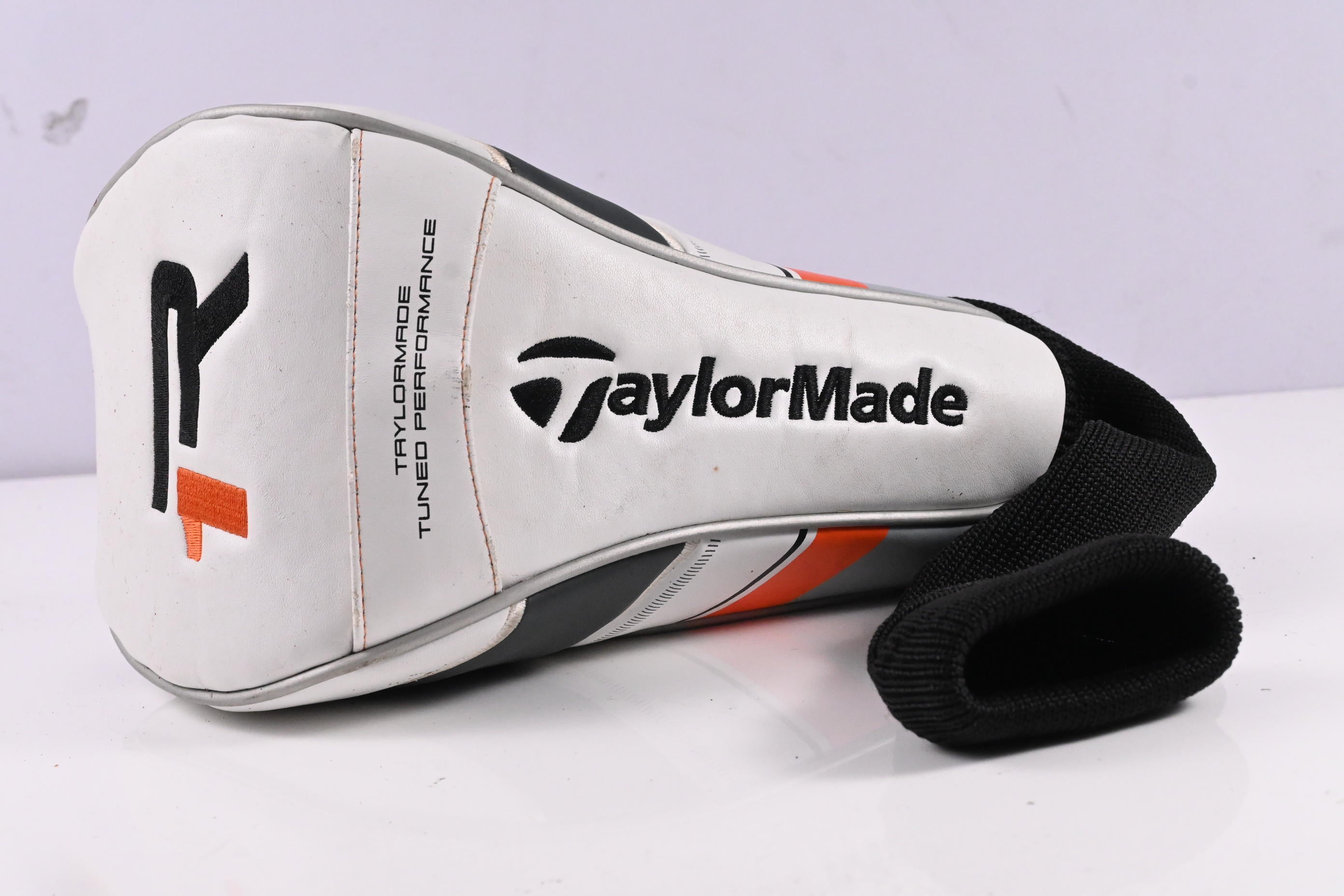 Taylormade R1 Driver / 10.5 Degree / Regular Flex Aldila RIP Phenom 55 Shaft