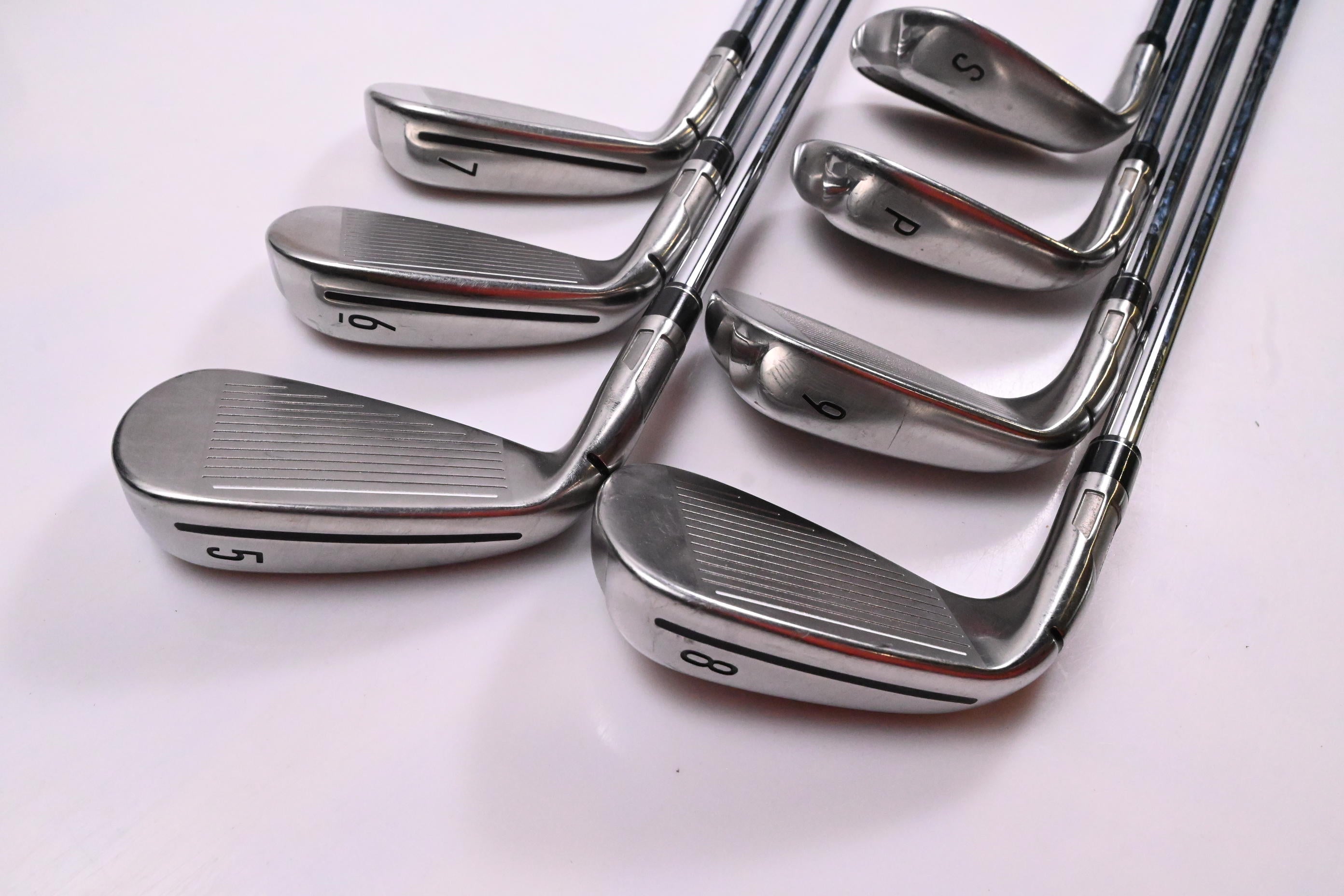 Taylormade SIM2 Max Irons / 5-PW+SW / Regular Flex KBS MAX MT 85 Shafts