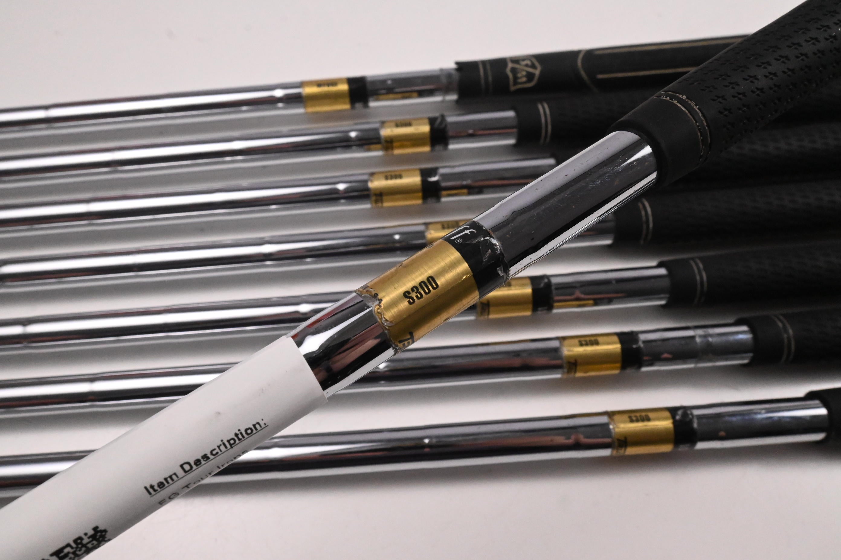 Wilson FG Tour Irons / 4-PW+SW / Stiff Flex Dynamic Gold S300 Shafts