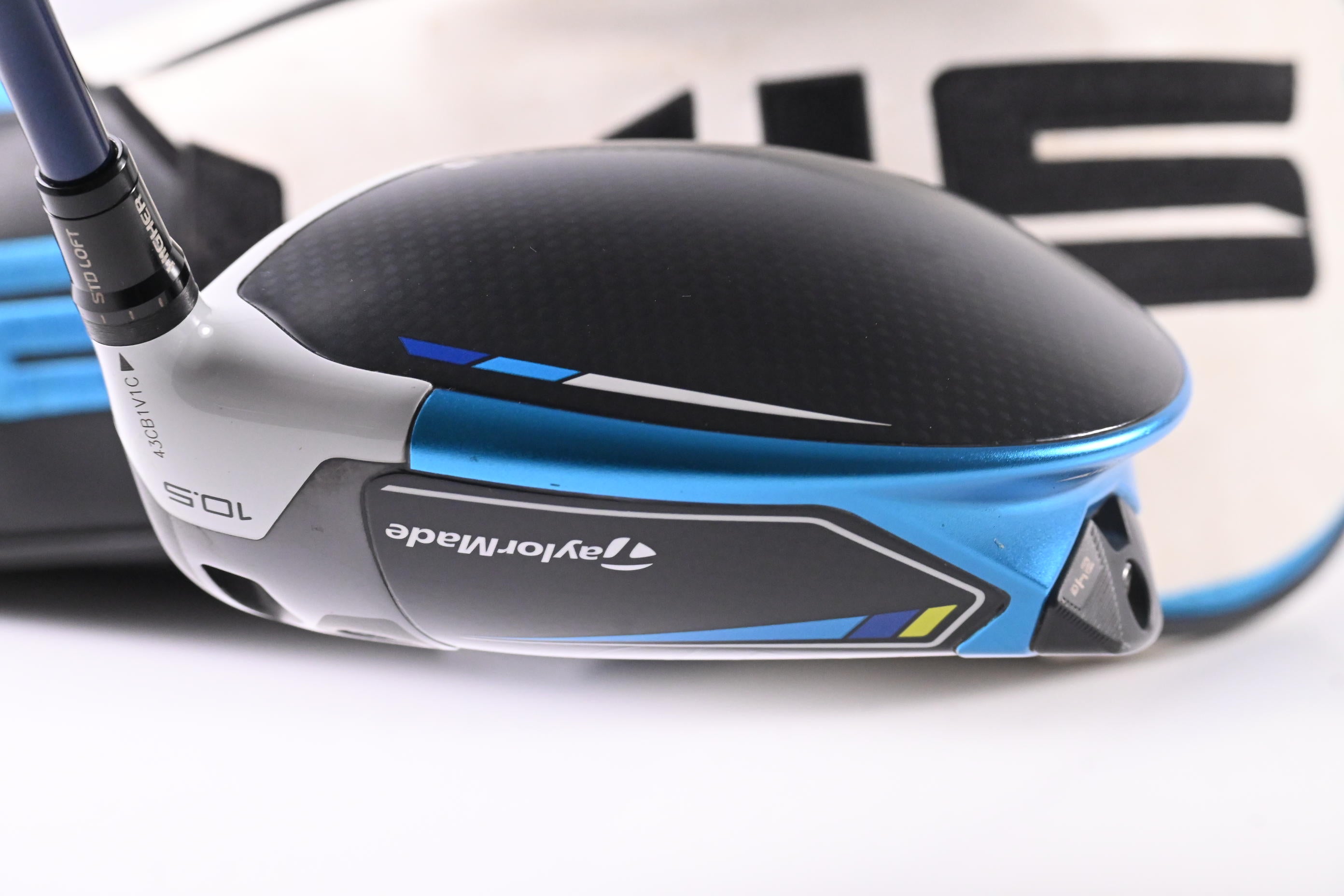 Taylormade SIM2 Max Driver / 10.5 Degree / Regular Flex Ventus Blue 5 Shaft
