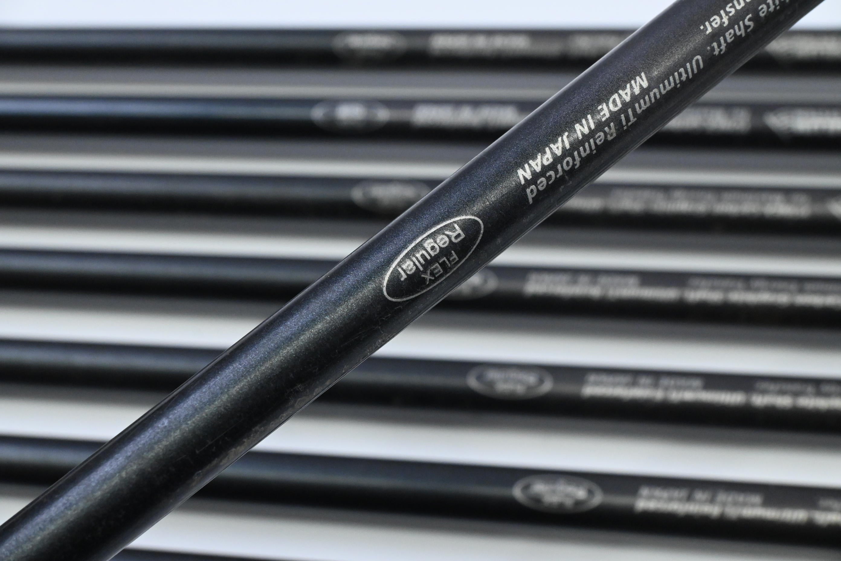 Yonex V-Mass 260 Irons / 5-PW+AW+SW / Regular Flex Yonex UltimumTi 5