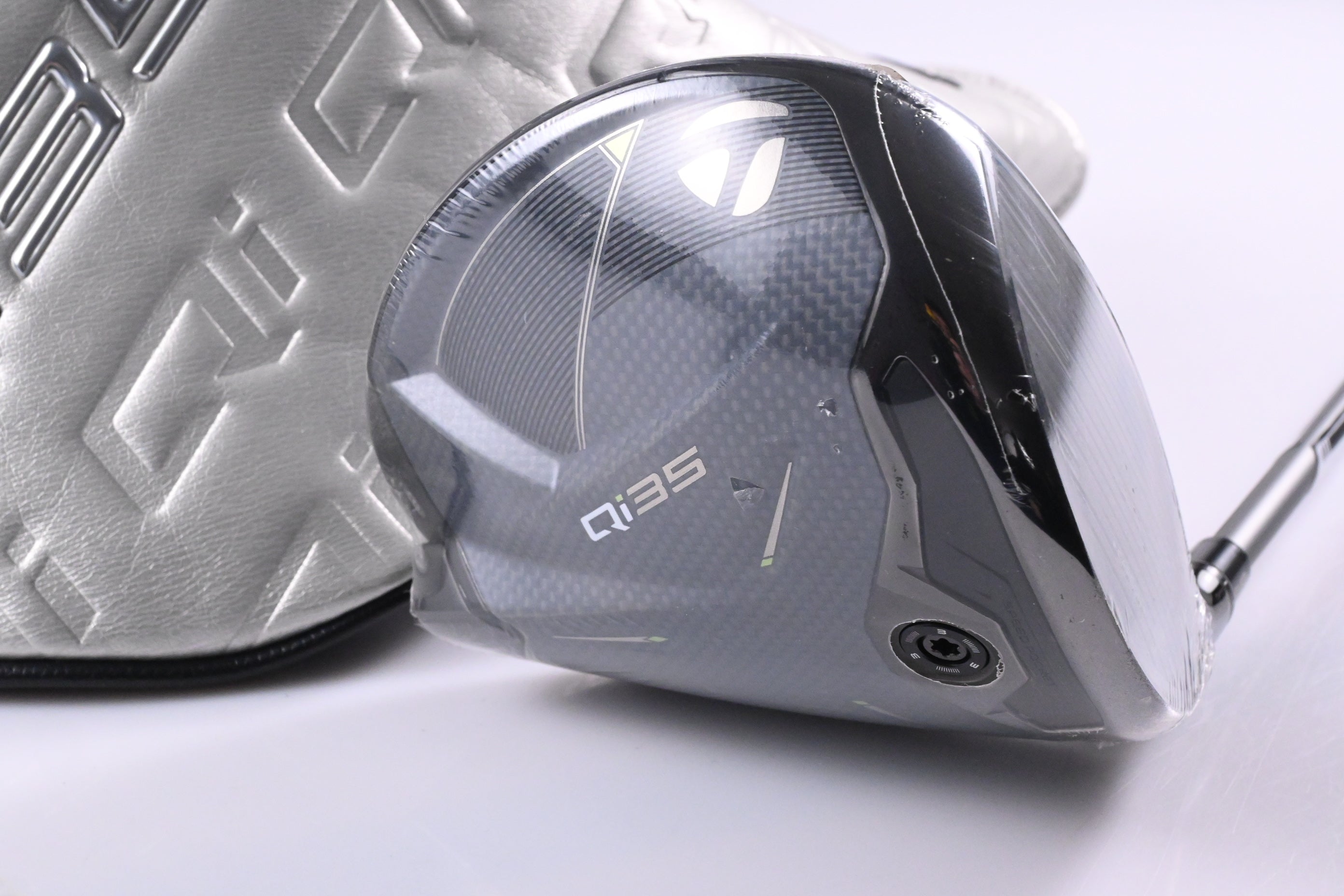 Taylormade Qi35 Driver / 10.5 Degree / Regular Flex Fujikura Air Speeder 50