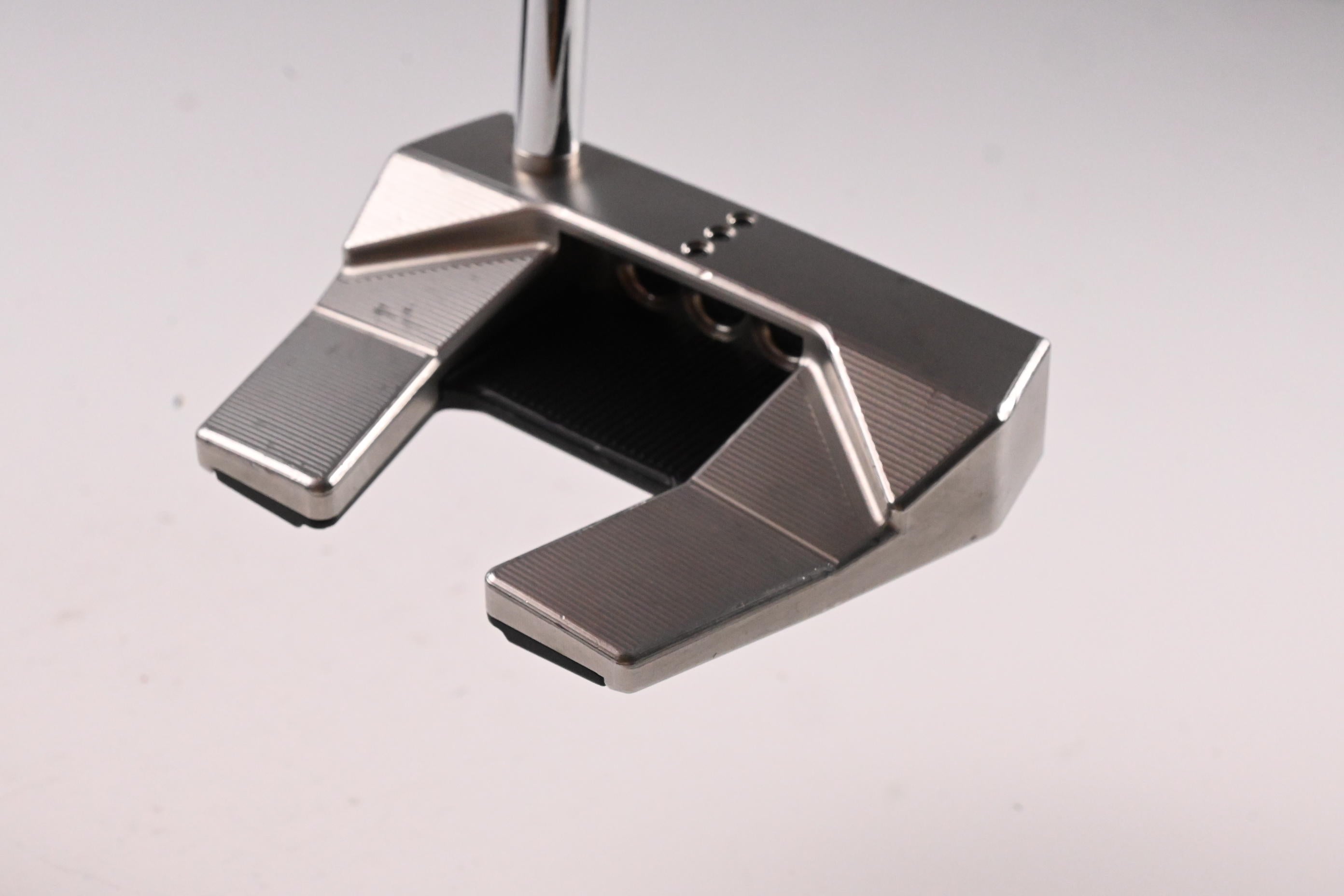 Scotty Cameron 2024 Phantom 5 Putter / 33 Inch
