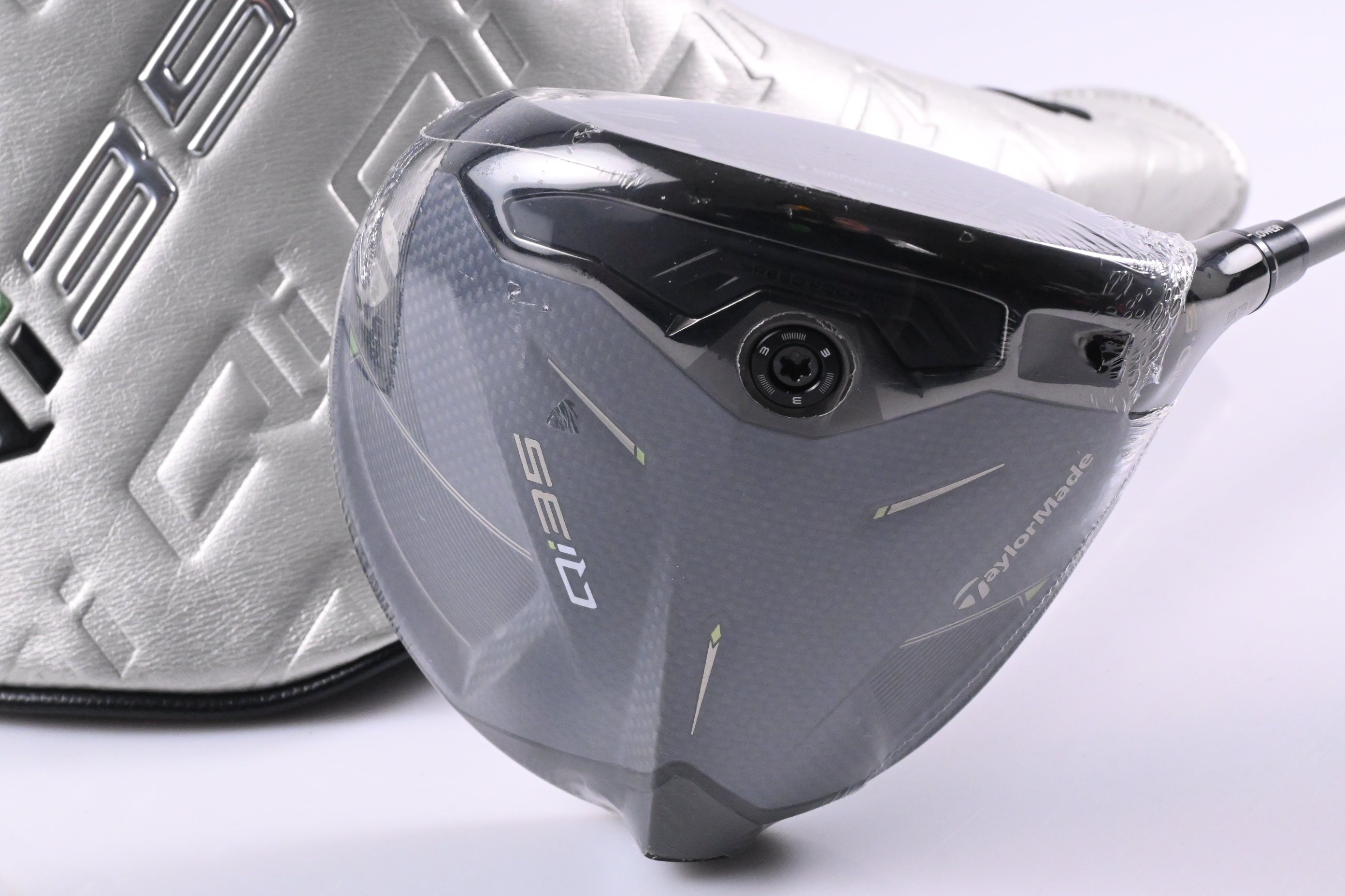 Taylormade Qi35 Driver / 10.5 Degree / Regular Flex Fujikura Air Speeder 50