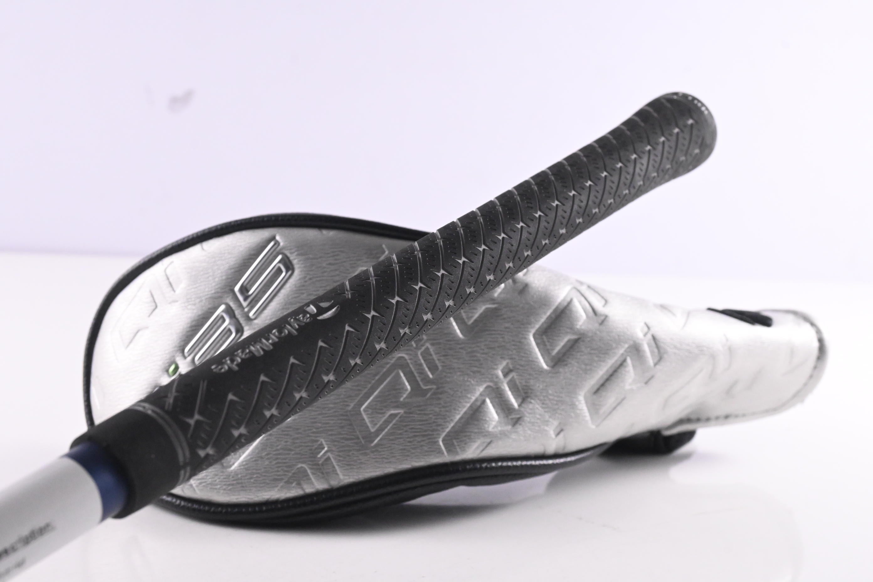 Taylormade Qi35 #4 Hybrid / 22 Degree / Regular Flex Fujikura Ventus Blue '25 6